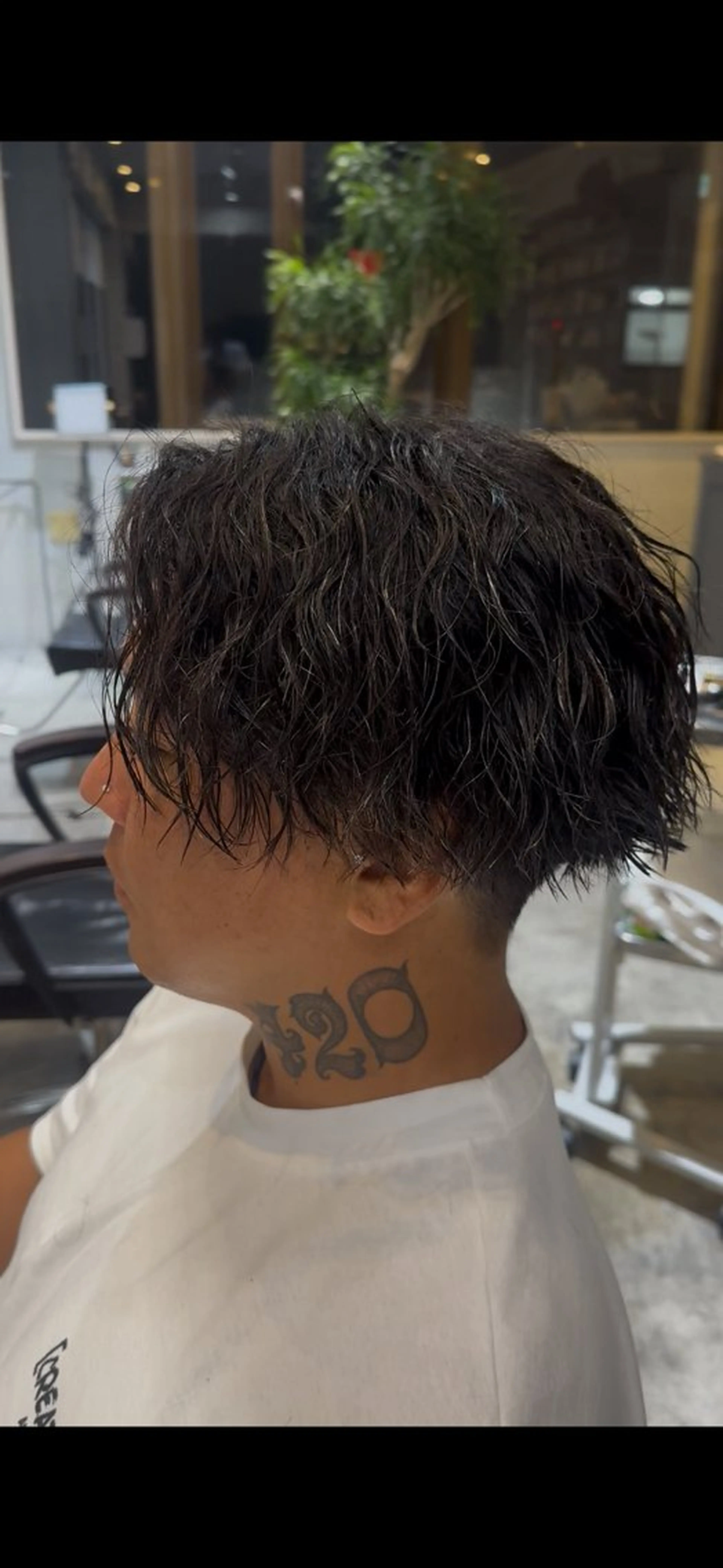 ミディアム パーマ メンズ カット パーマ HANGOUT ／久富のヘアスタイル