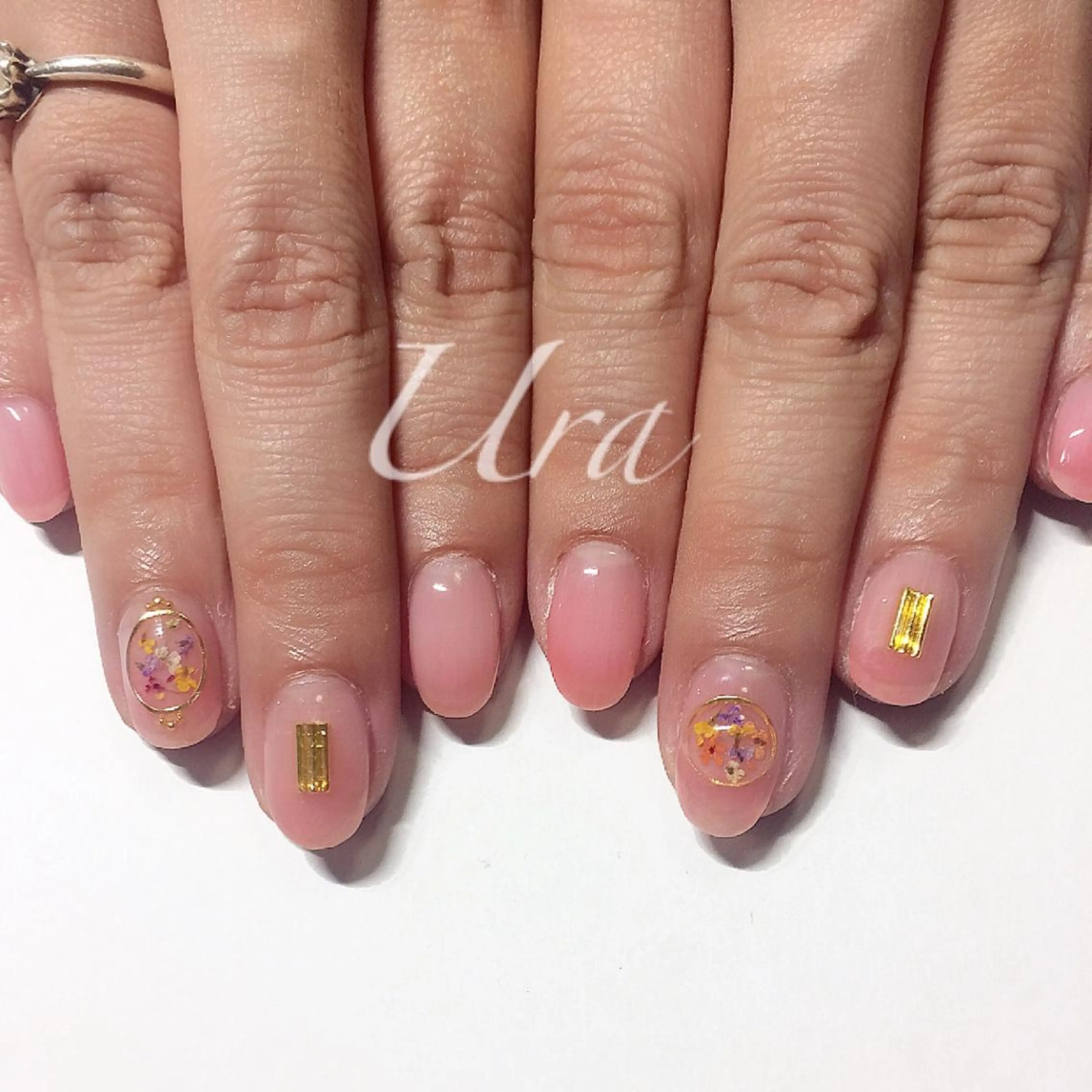 ネイル フラワーネイル UrakoNail 《nail》のネイルデザイン