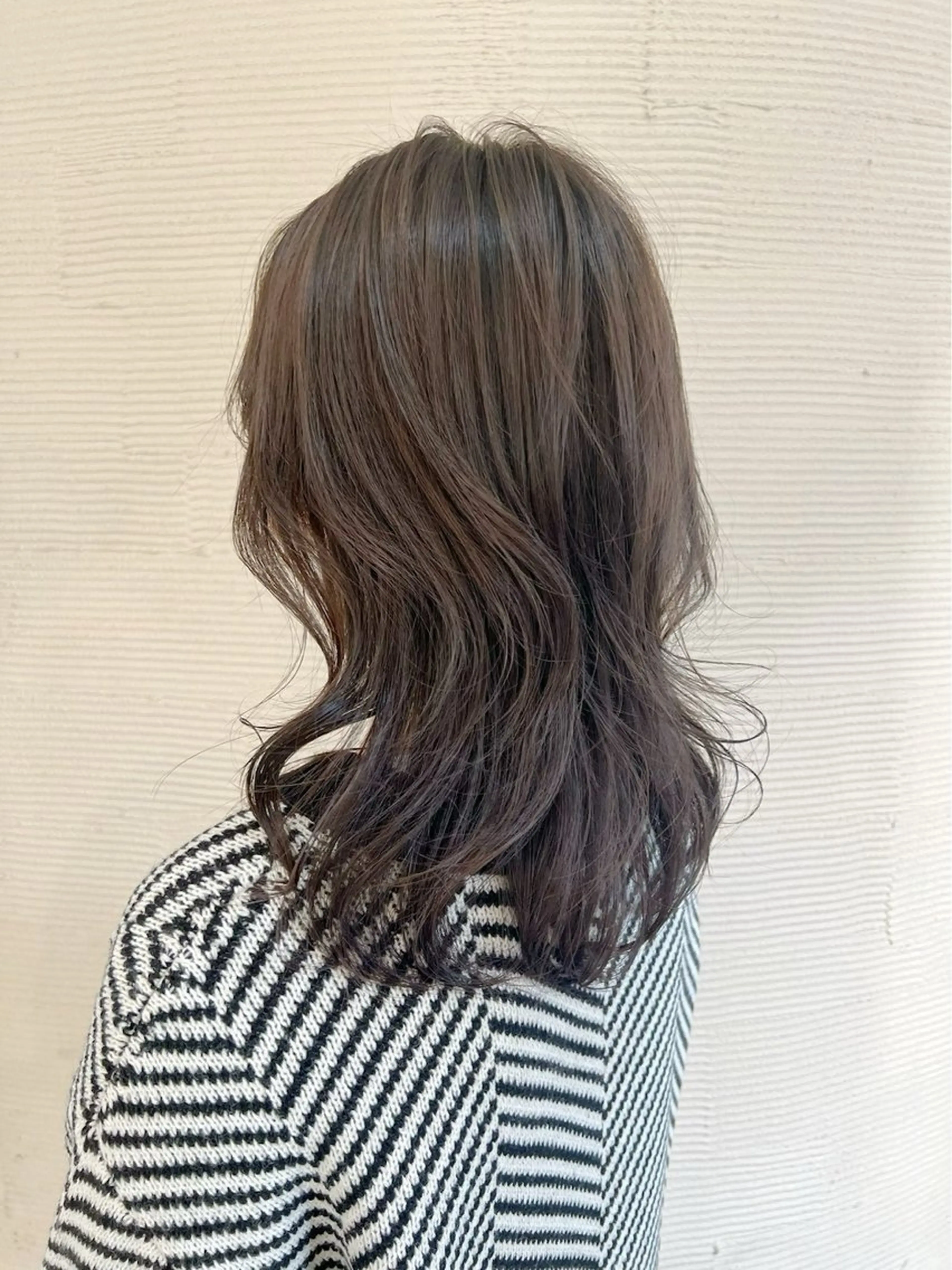 ミディアム カラー ヘアアレンジ バレイヤージュ ブリーチ ブロンド 透明感カラー イヤリングカラー ヘアカラー 岡山駅/縮毛矯正/ 透明感カラー/中家のヘアスタイル