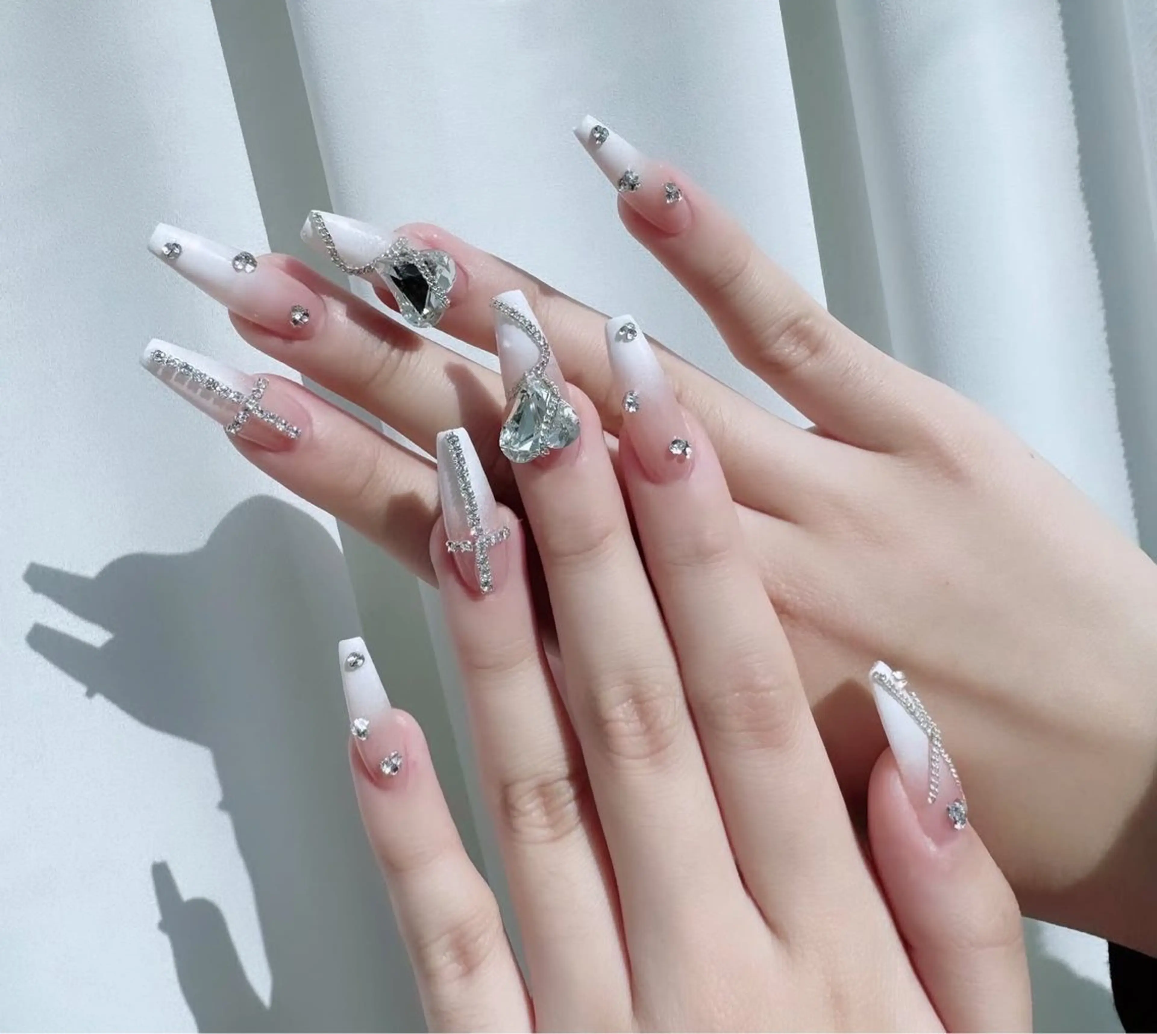ネイル アートネイル ジェルネイル ネイルチップ ハンドネイル Rin Rin TA Nailのネイルデザイン