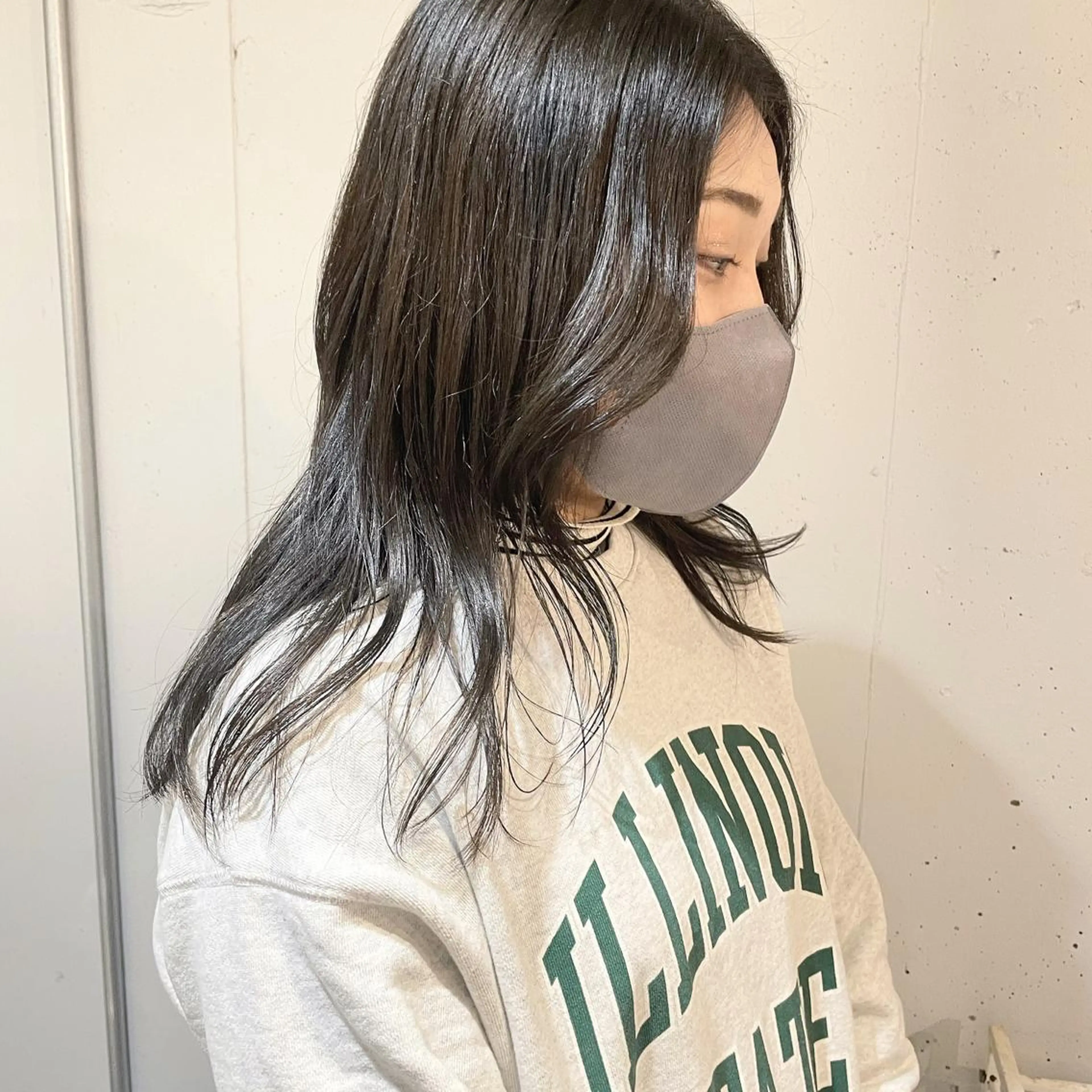 ミディアム 伊藤 愛里のヘアスタイル