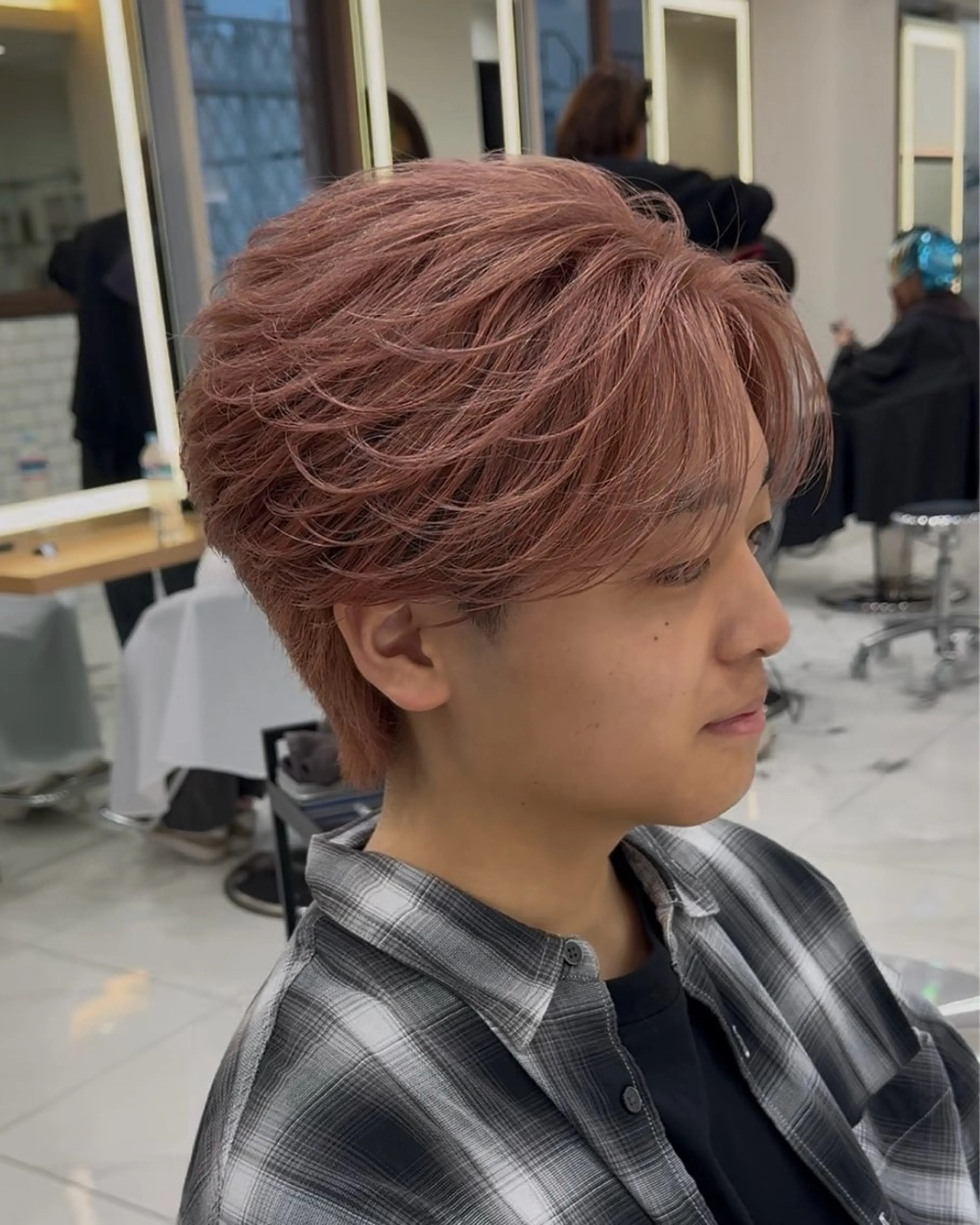 カラー メンズ メンズブリーチ ベージュカラー ブリーチ ピンクカラー ピンクベージュ ヘアカラー miyu'somotesando所属・菅野 心悠/メンズヘアのヘアスタイル