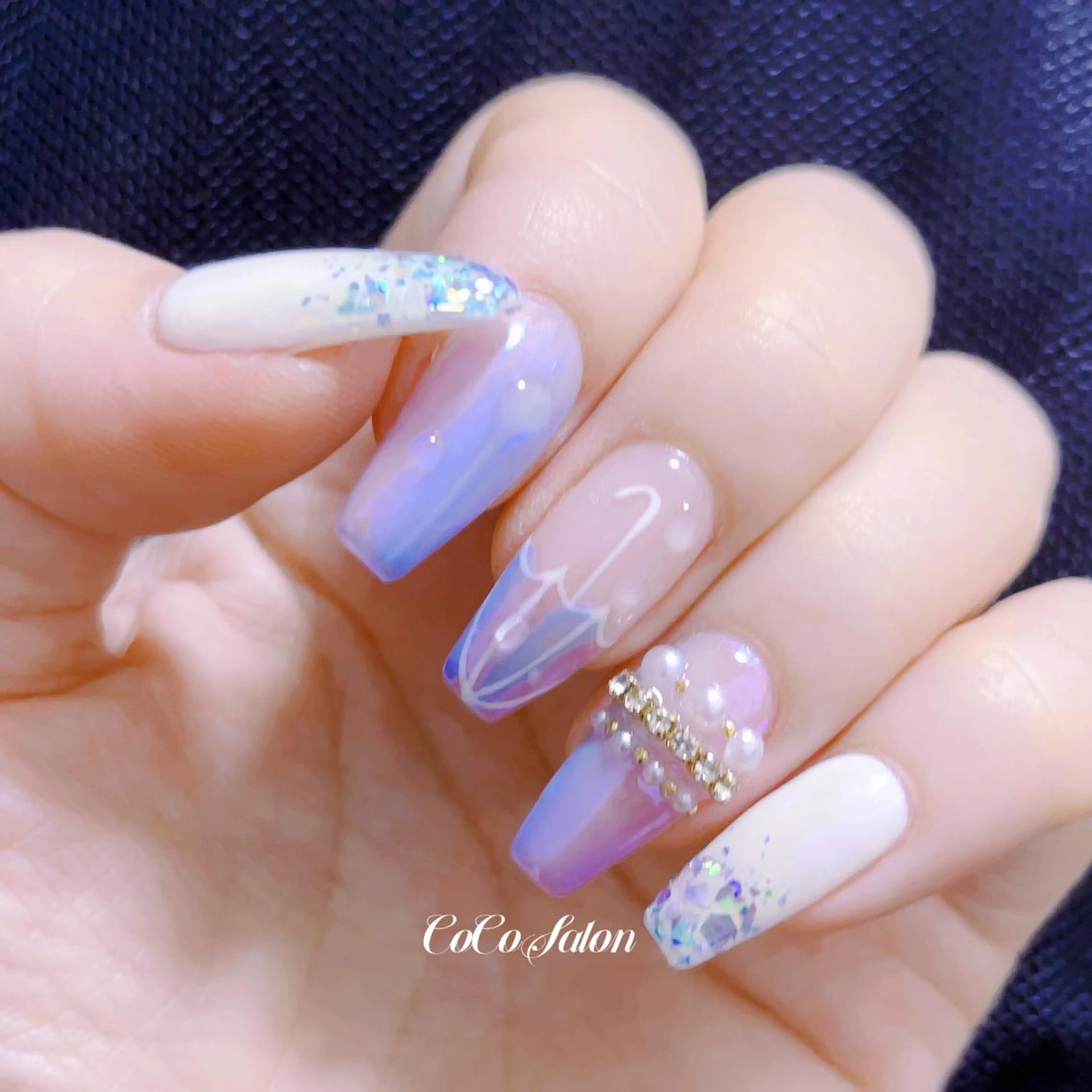 ネイル グラデーション ホログラムネイル 水色 ミラーネイル パープル ハンドネイル CoCoSalon ネイル/まつ毛予約のネイルデザイン