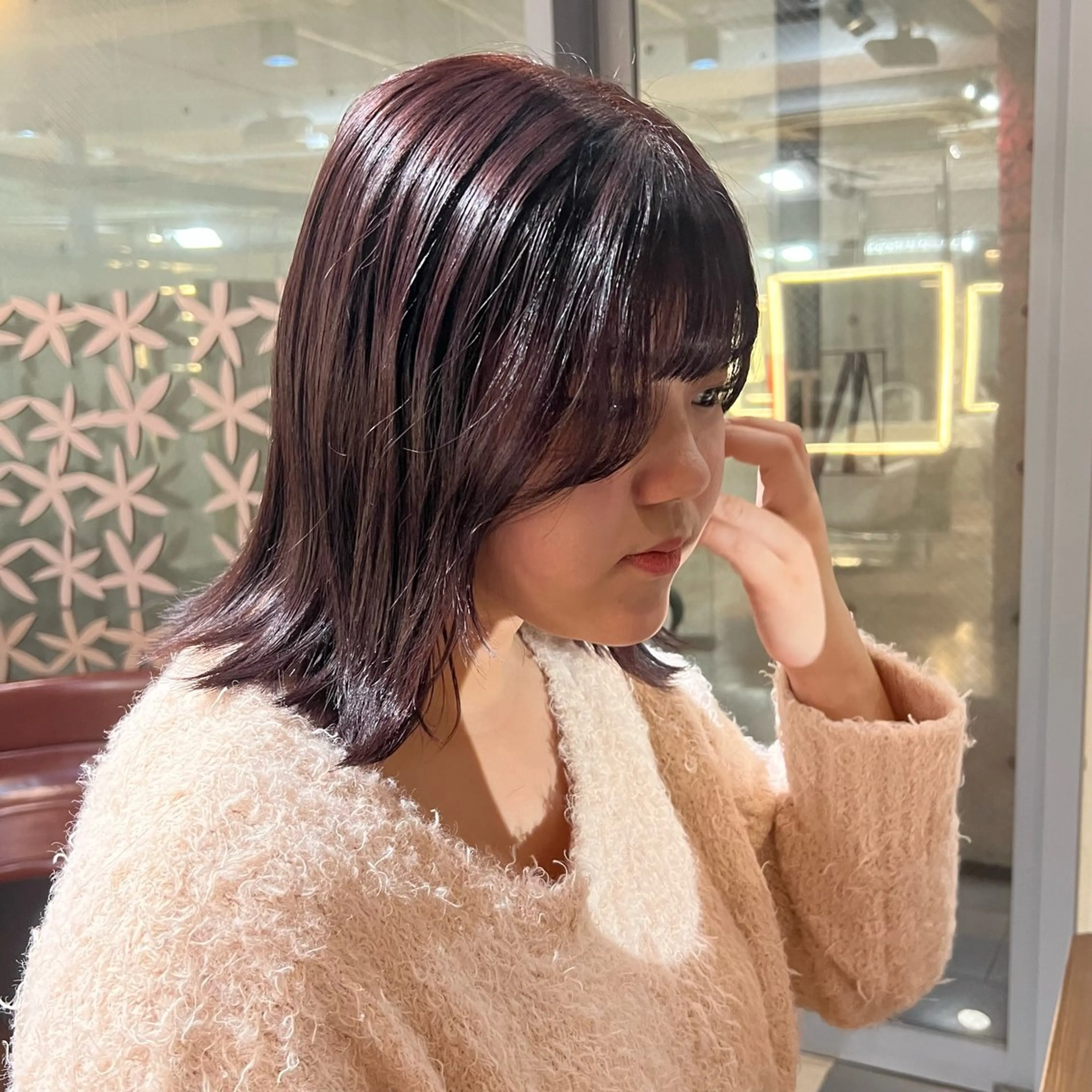 ミディアム カラー カシス ヘアカラー ANTI KAHOのヘアスタイル