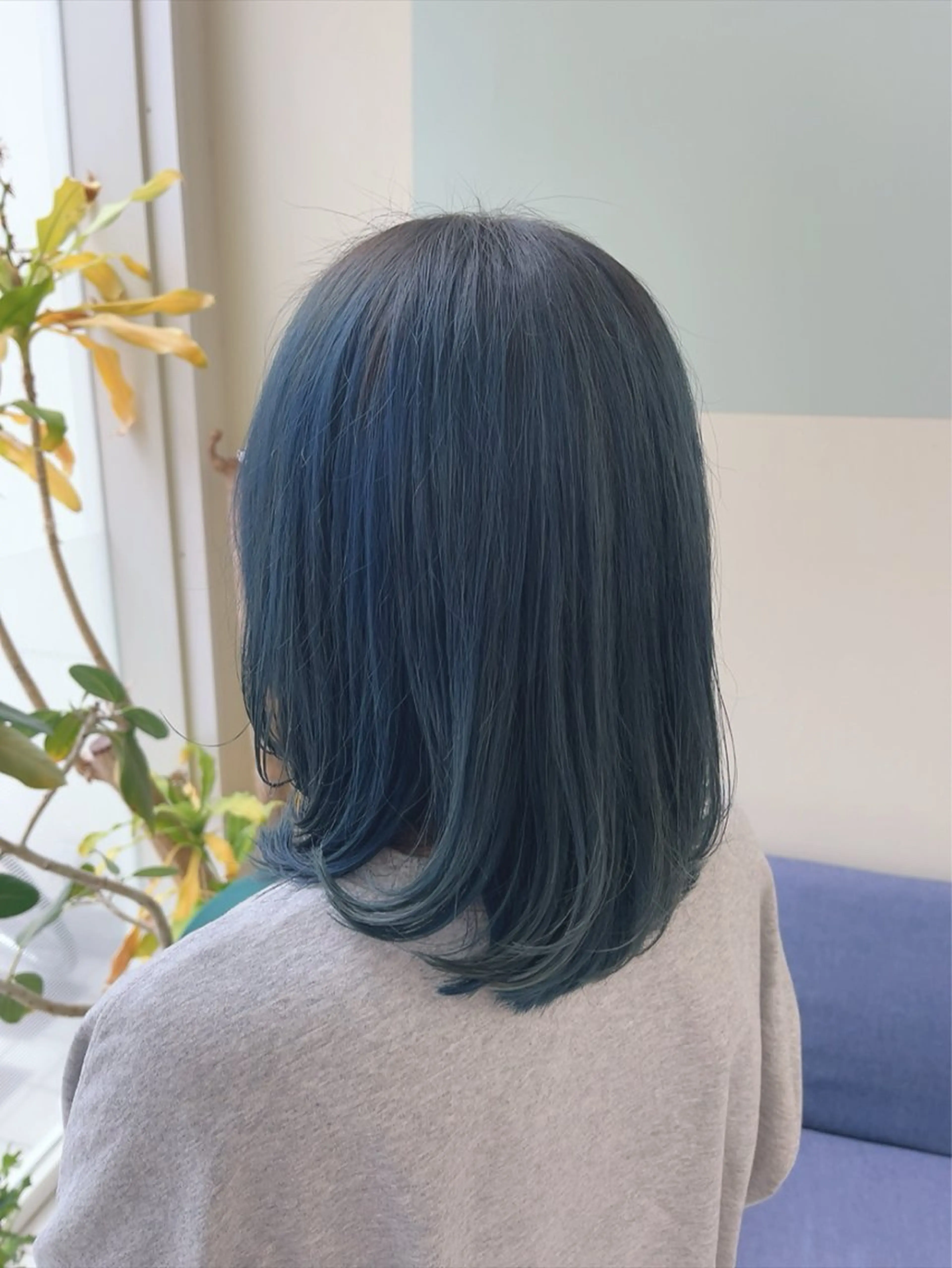 ミディアム カラー ベージュカラー ブリーチ ネイビーカラー mateca・hair所属・林 真之介のヘアスタイル