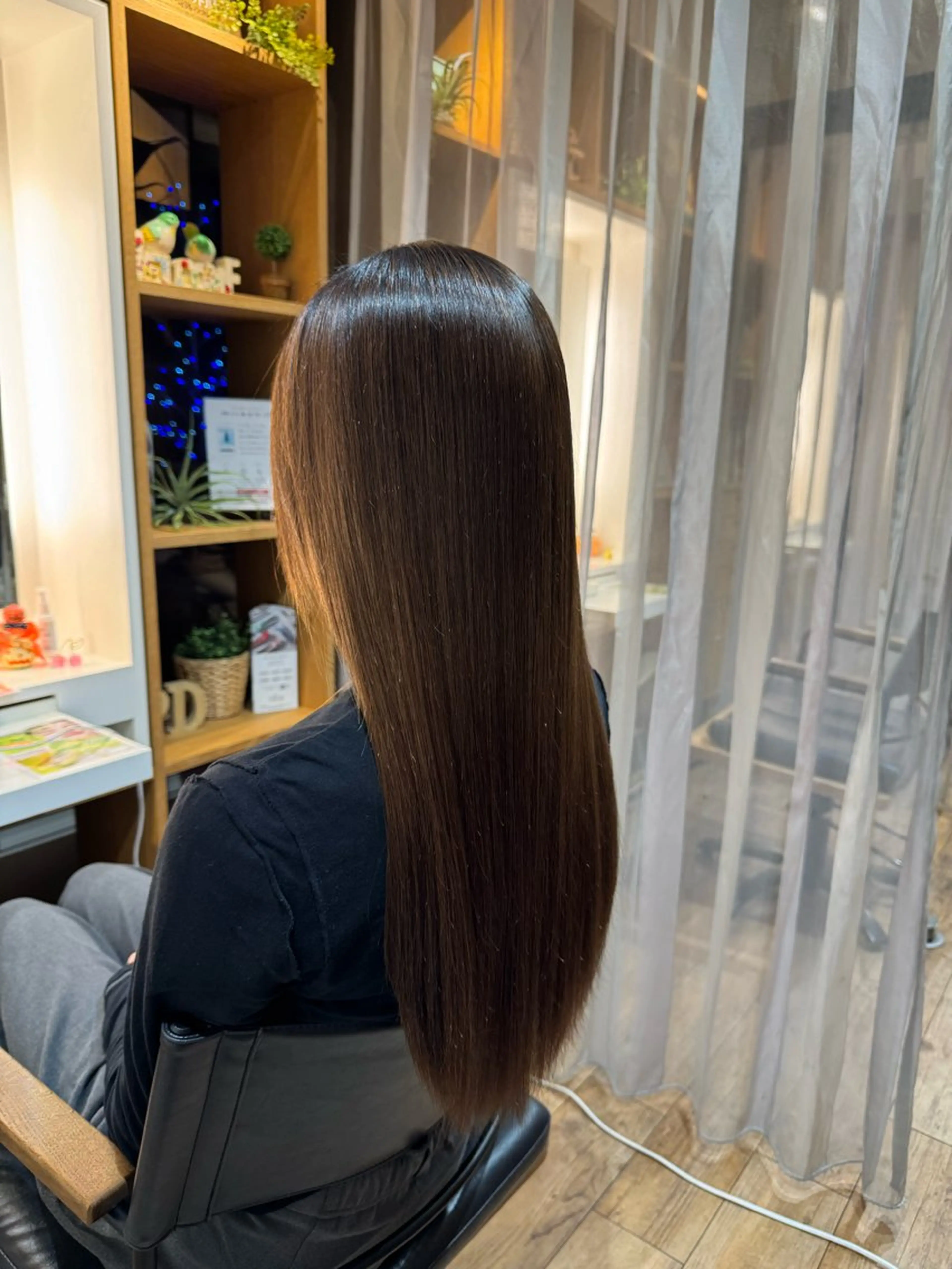セミロング カット 縮毛矯正 トリートメント afloatkobe所属・美髪/髪質改善 川口凌弥のヘアスタイル