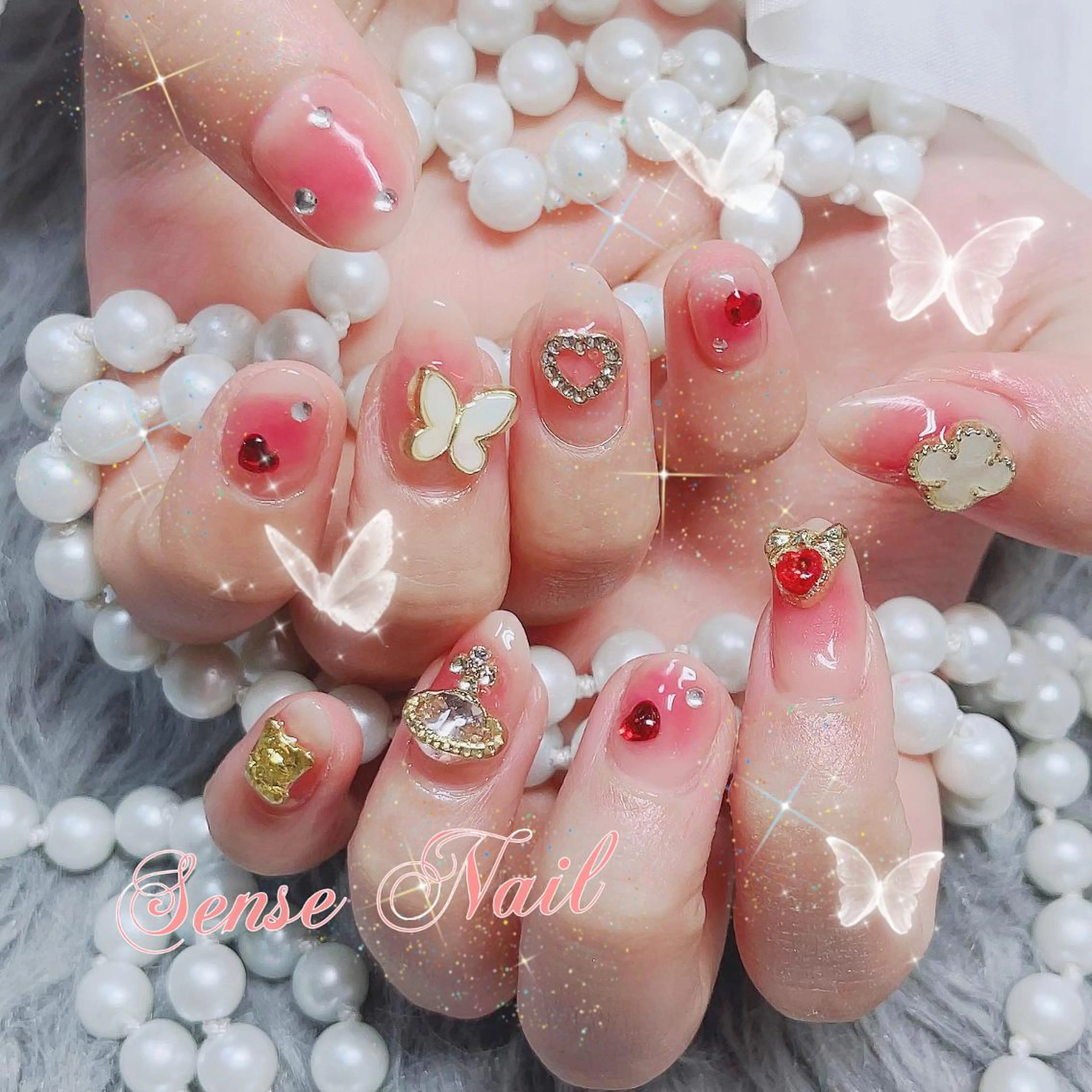 ネイル ハンドネイル ハンドケア Queenie 🦋のネイルデザイン