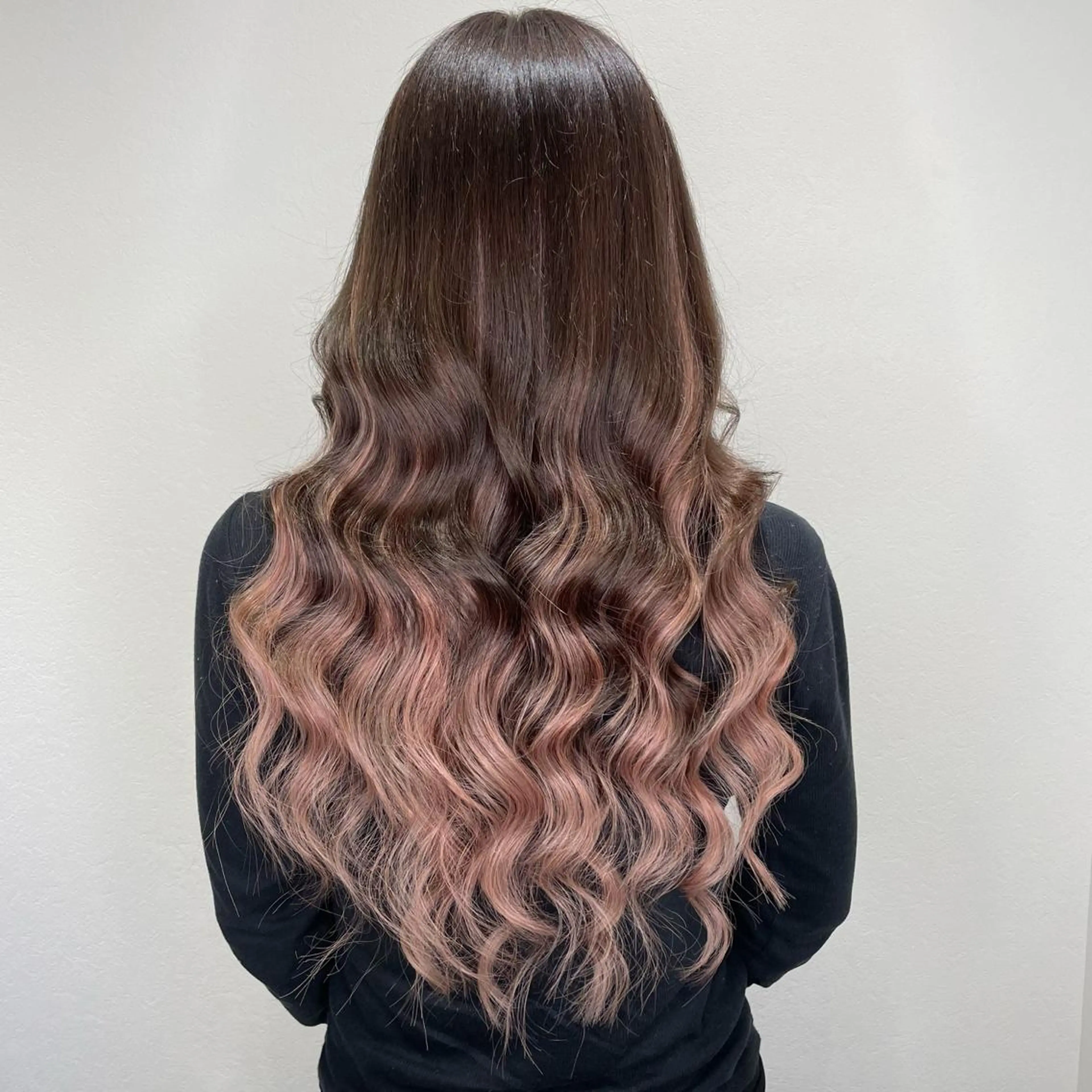 ロング カラー シールエクステ アッシュ グラデーションカラー ピンクカラー ピンクアッシュ ヘアカラー エクステ 池袋🧡ダブルカラー /馴染ませエクステのヘアスタイル