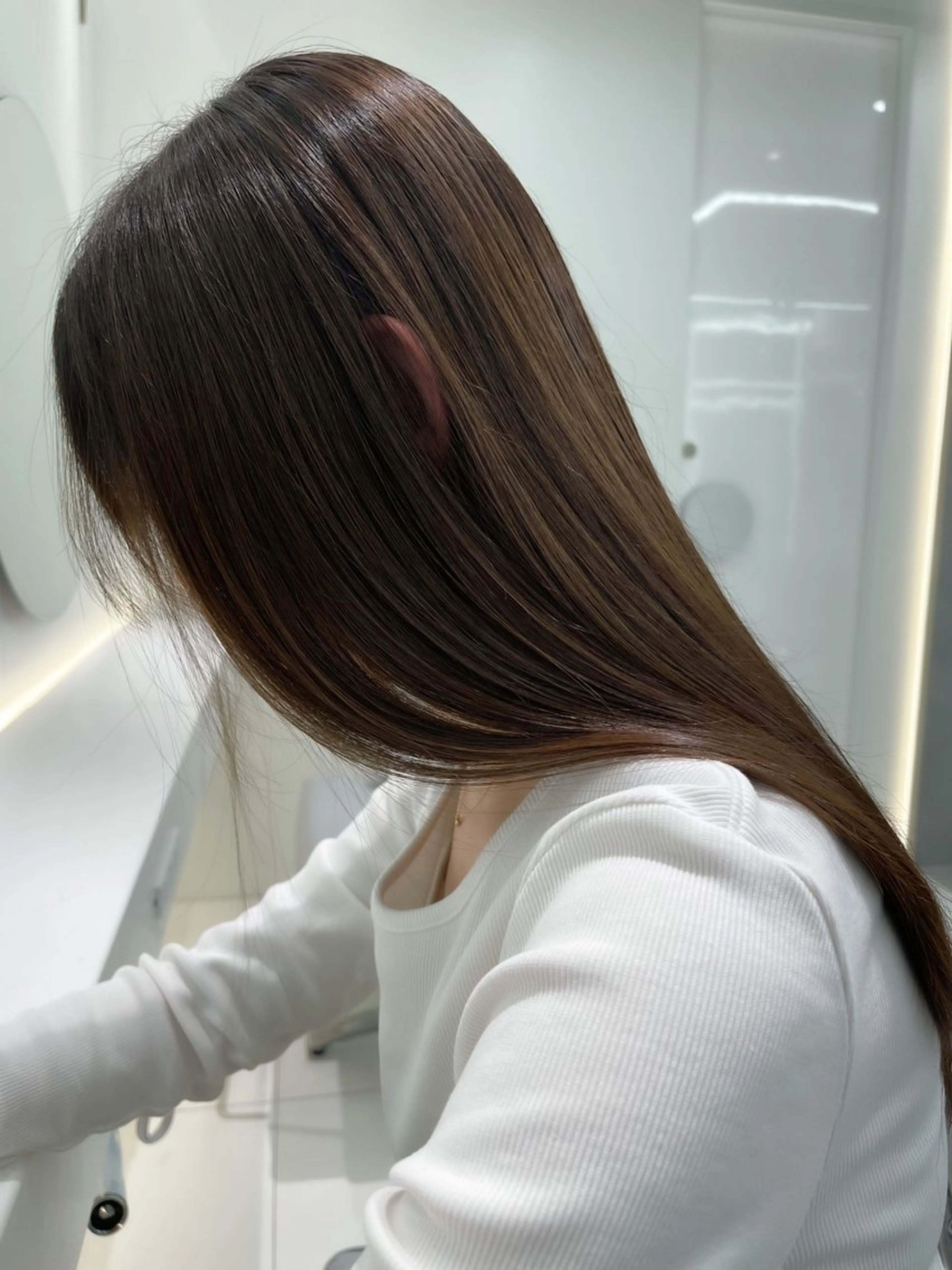 ロング カラー ブラウンカラー 透明感カラー くすみブラウン 透明感カラーが 得意です！NAOKIのヘアスタイル
