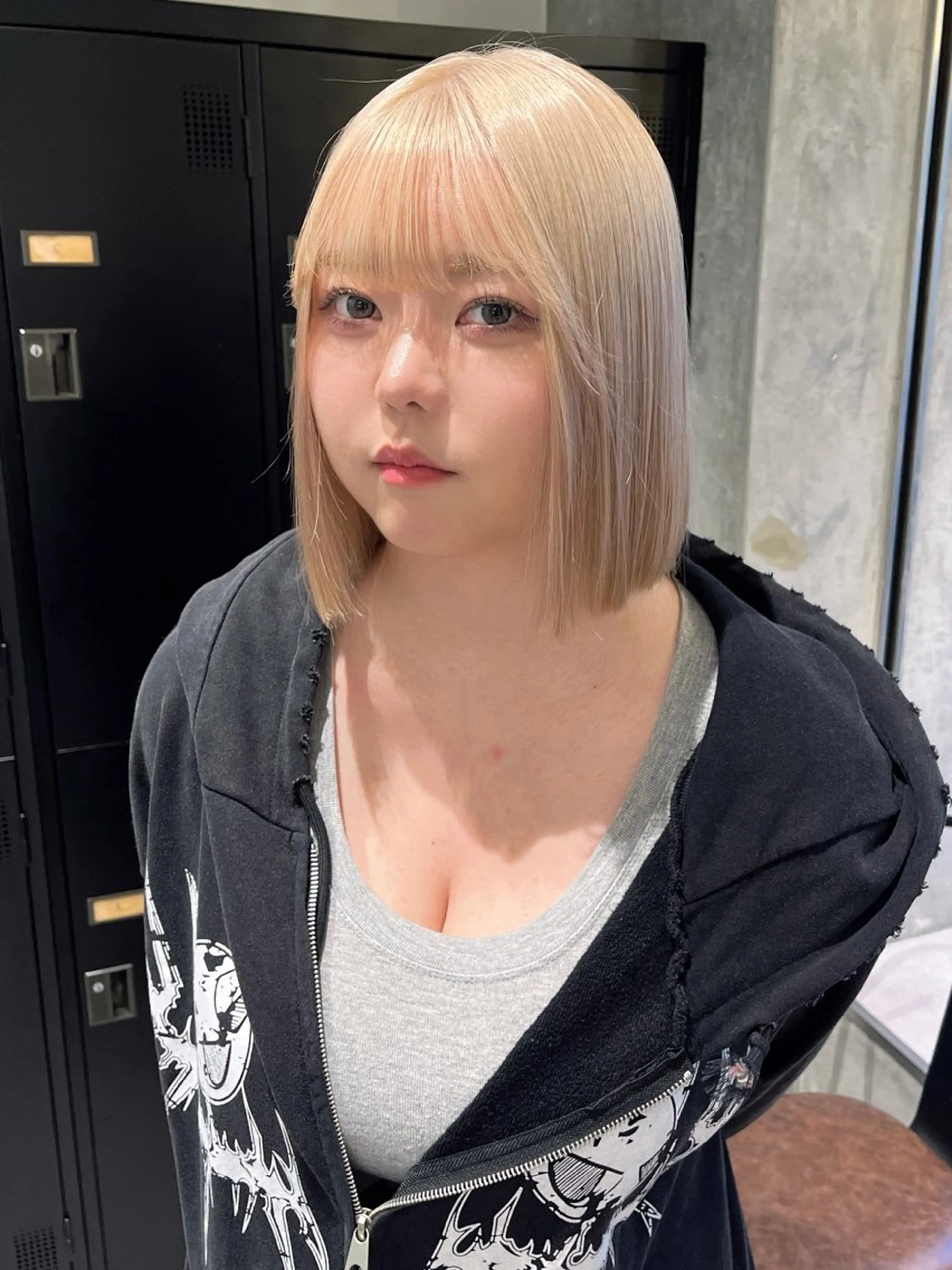 ショート カラー ブリーチ ダブルカラー イルミナカラー ブリーチなしカラー ボブ カット ヘアカラー トリートメント LUCK 本厚木店のヘアスタイル