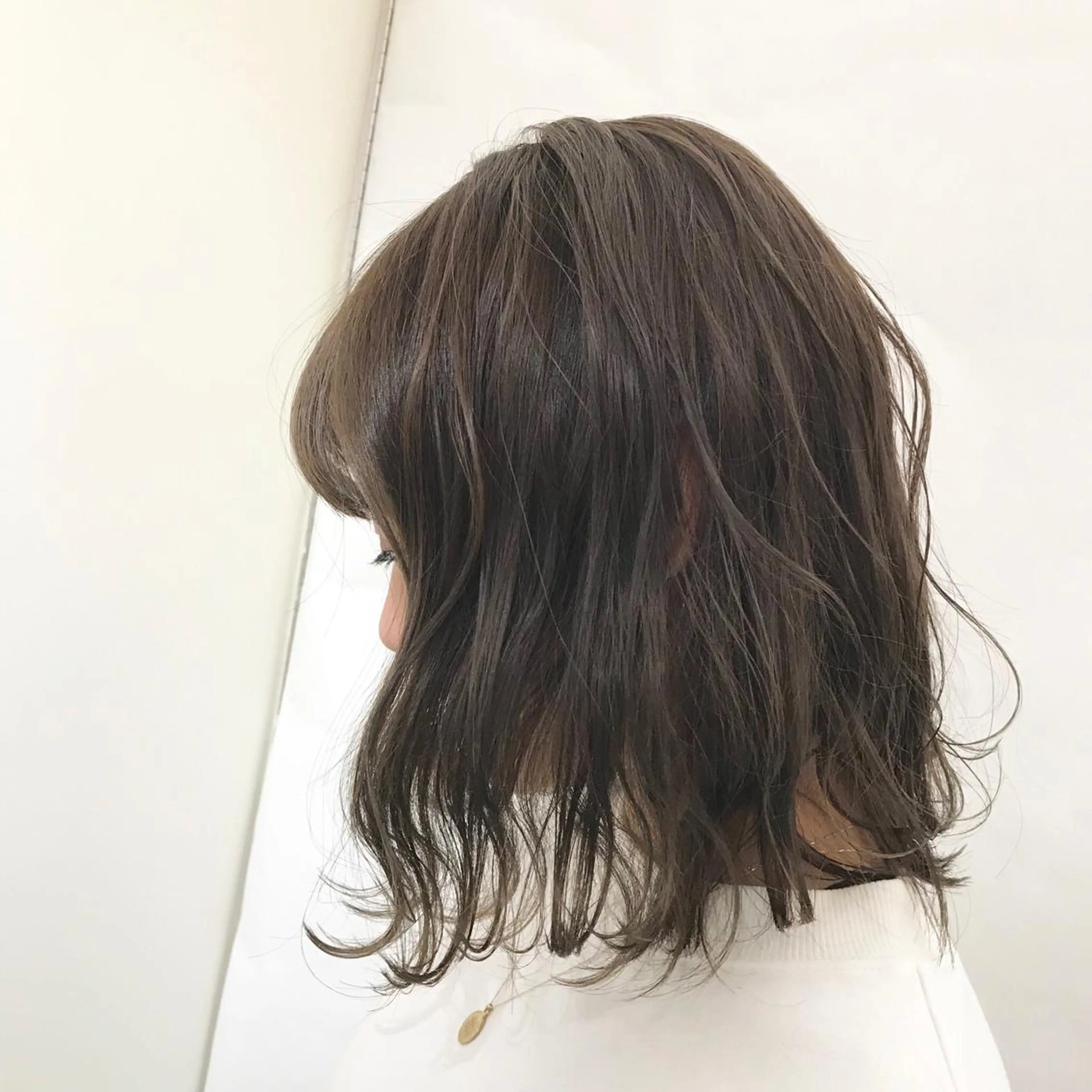 ショート カラー ベージュカラー 斉藤 未佳のヘアスタイル