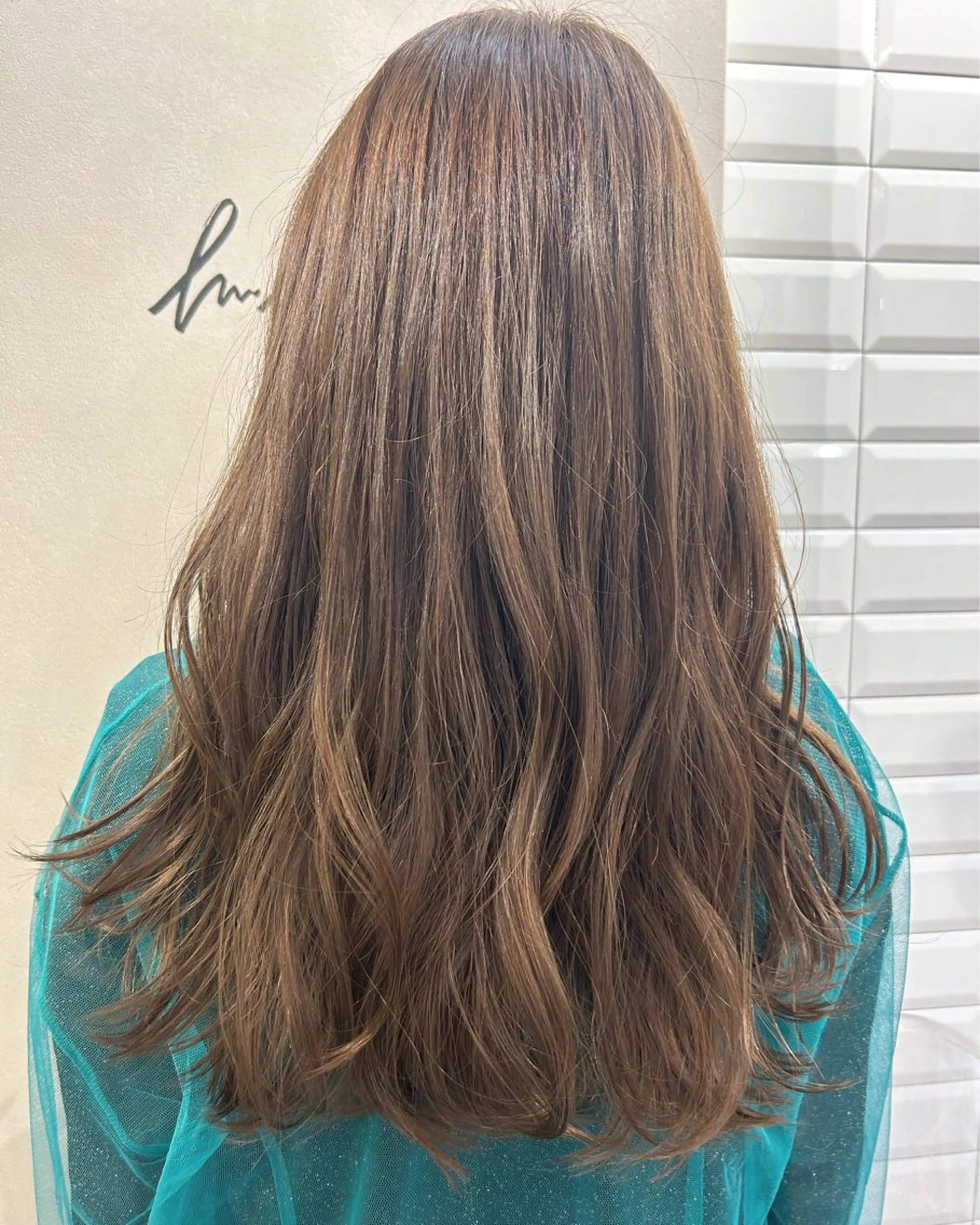 ロング カラー ブリーチ グレージュ ブリーチなしカラー カット ヘアカラー トリートメント hubhair レイヤー/透明感のヘアスタイル