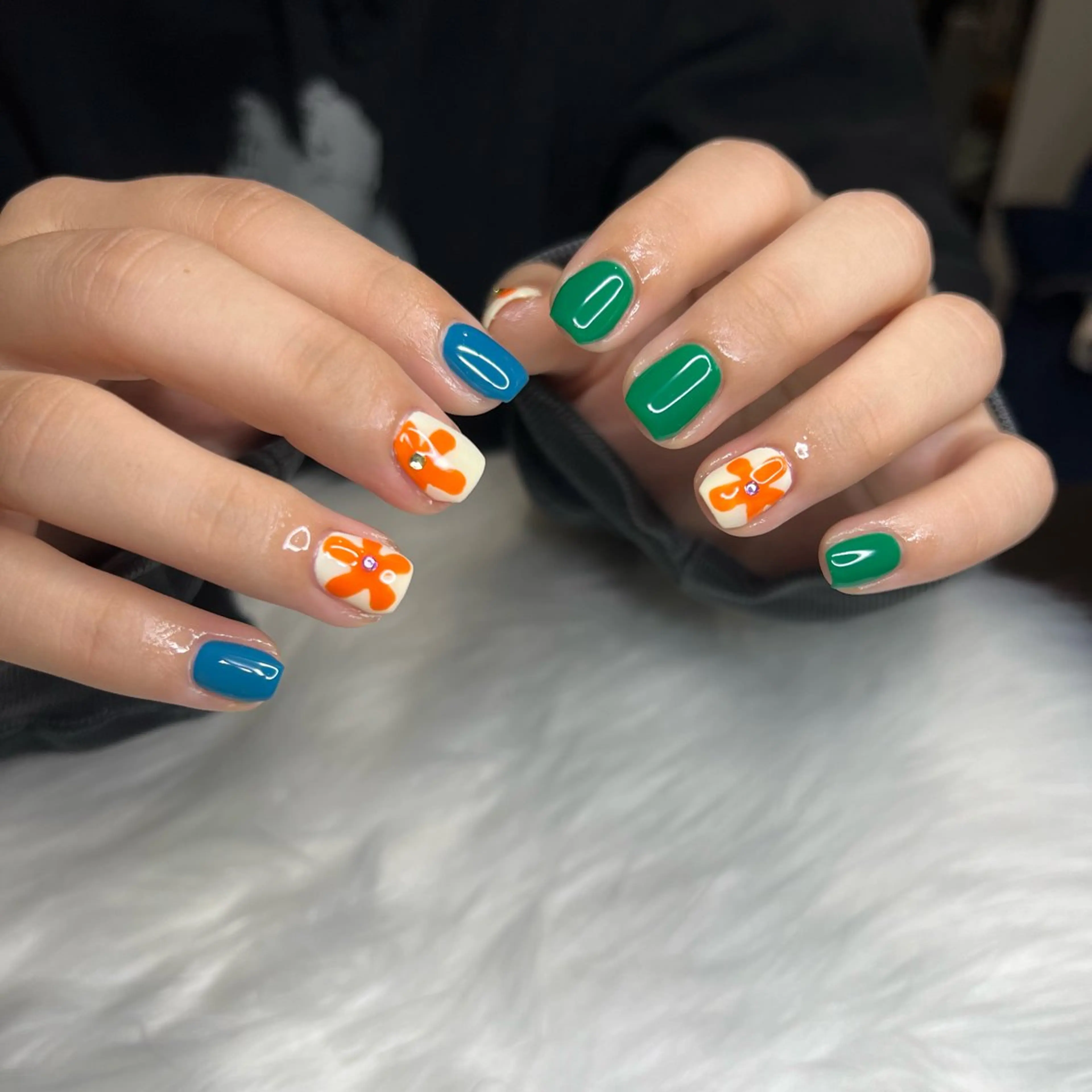 ネイル ハンドネイル vary clue所属・nailist🌻 YUKARIのネイルデザイン