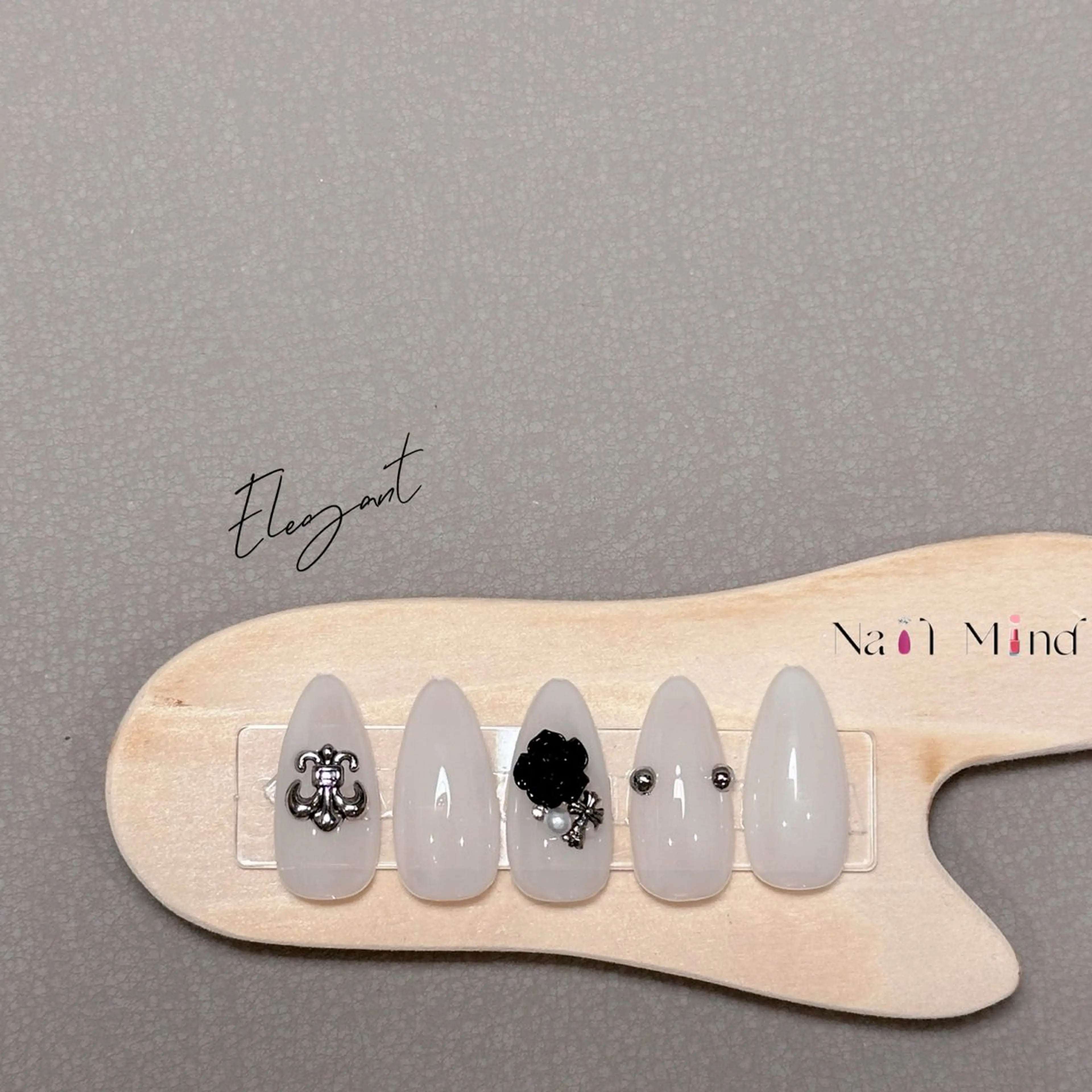 ネイル シンプルネイル ハンドネイル Nail Mind (NaONail）のネイルデザイン