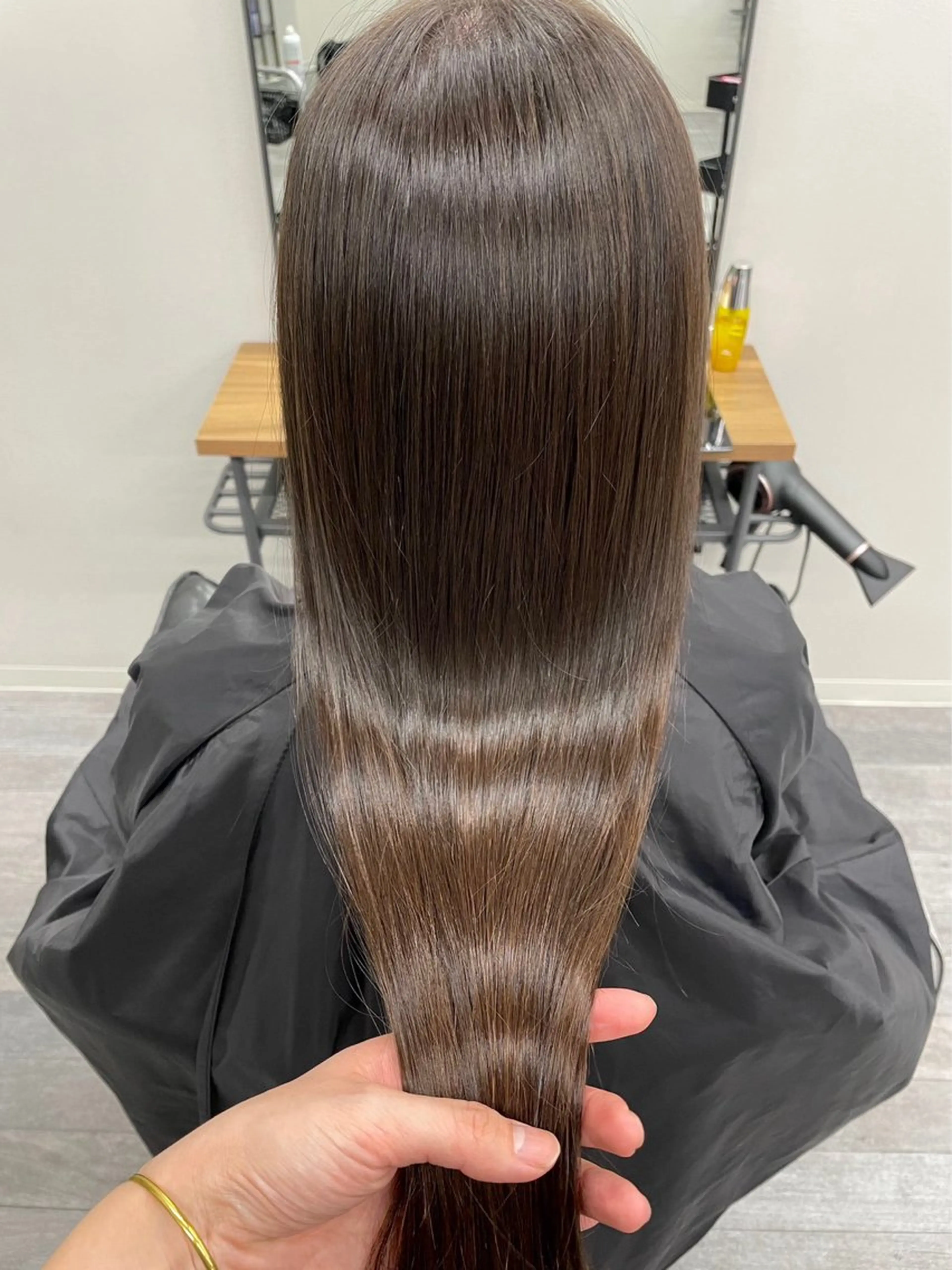 ロング カラー LUPOTE所属・✨髪質改善美髪×🩵 艶透明感カラータイガのヘアスタイル