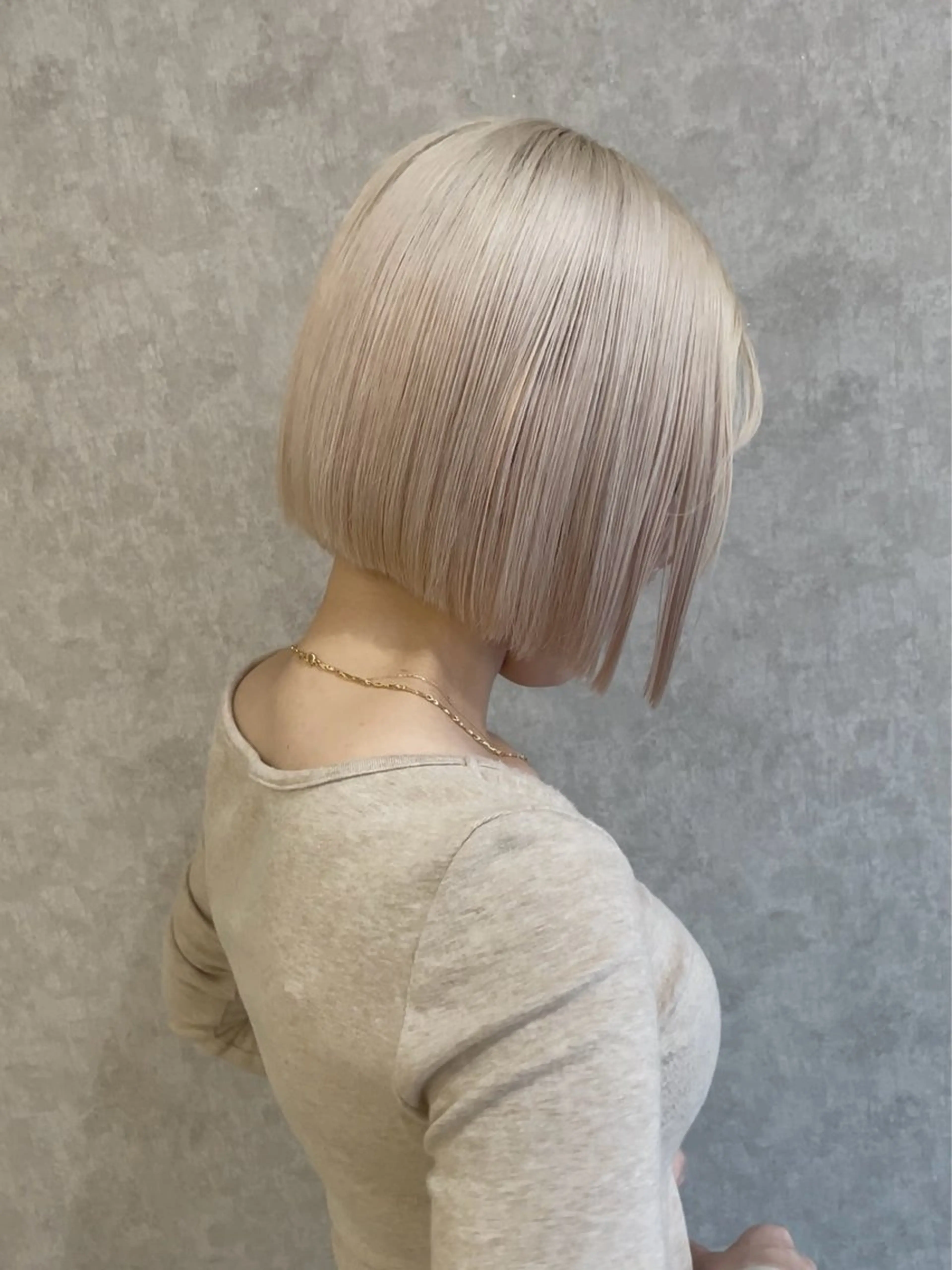 ショート カラー ブロンド ホワイトブロンド ヘアカラー トリートメント Taku ／ケアハイトーンのヘアスタイル