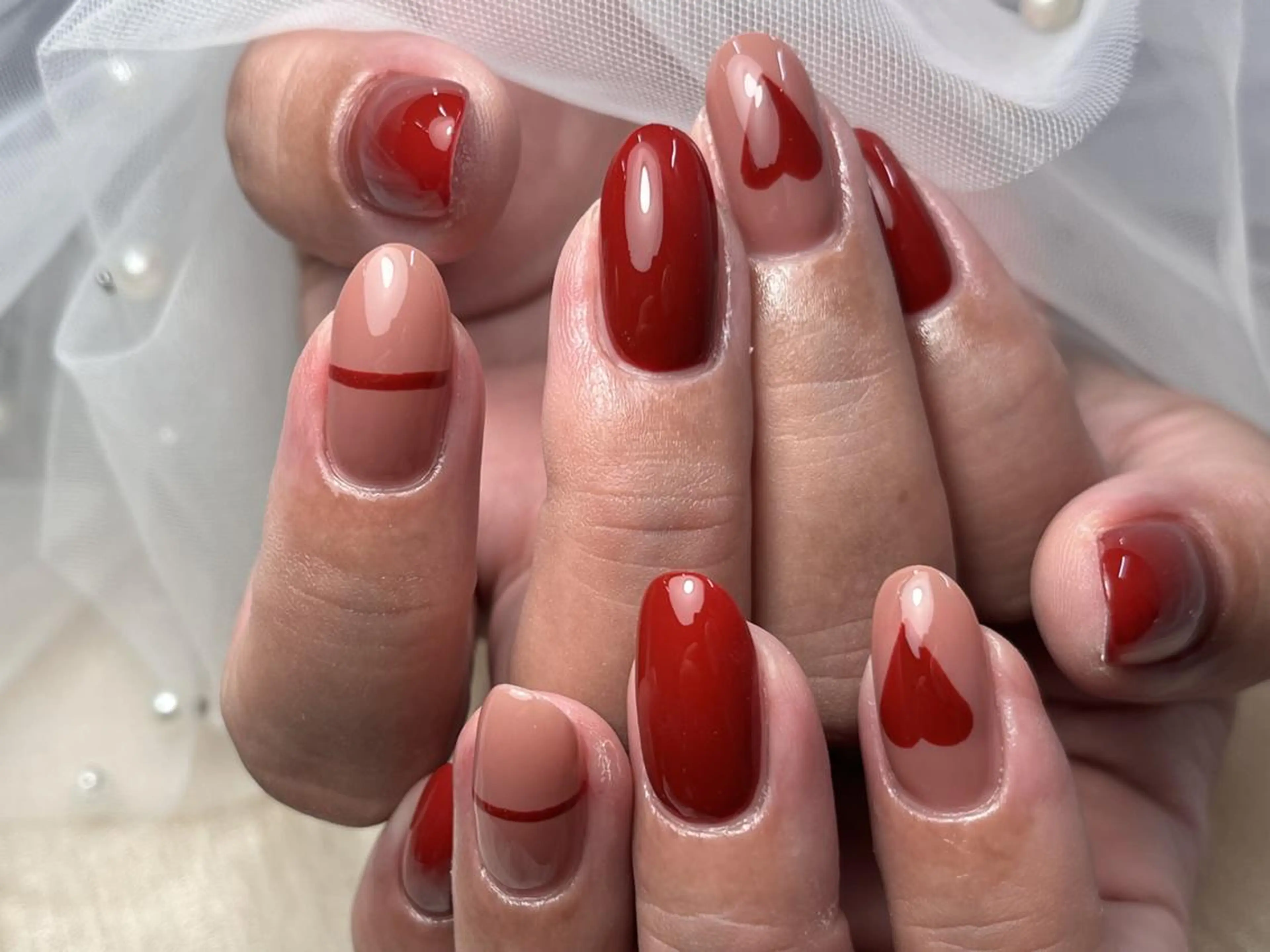 ネイル ハート 赤色 ハンドネイル ToliyDeliy ネイルサロンのネイルデザイン