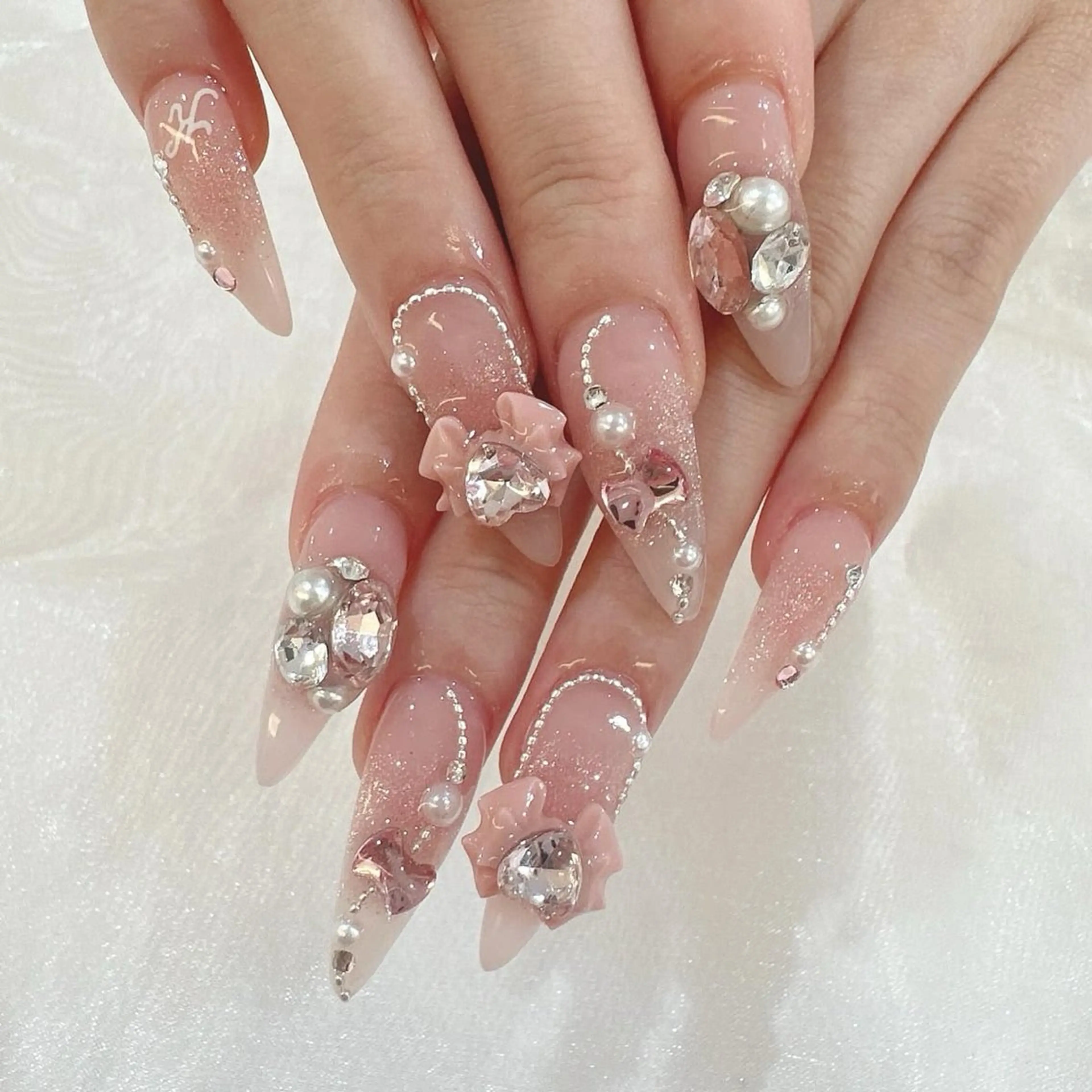 ネイル フットネイル フレンチネイル グラデーション キラキラネイル マグネットネイル ハンドネイル Lina nail Lina nailのネイルデザイン