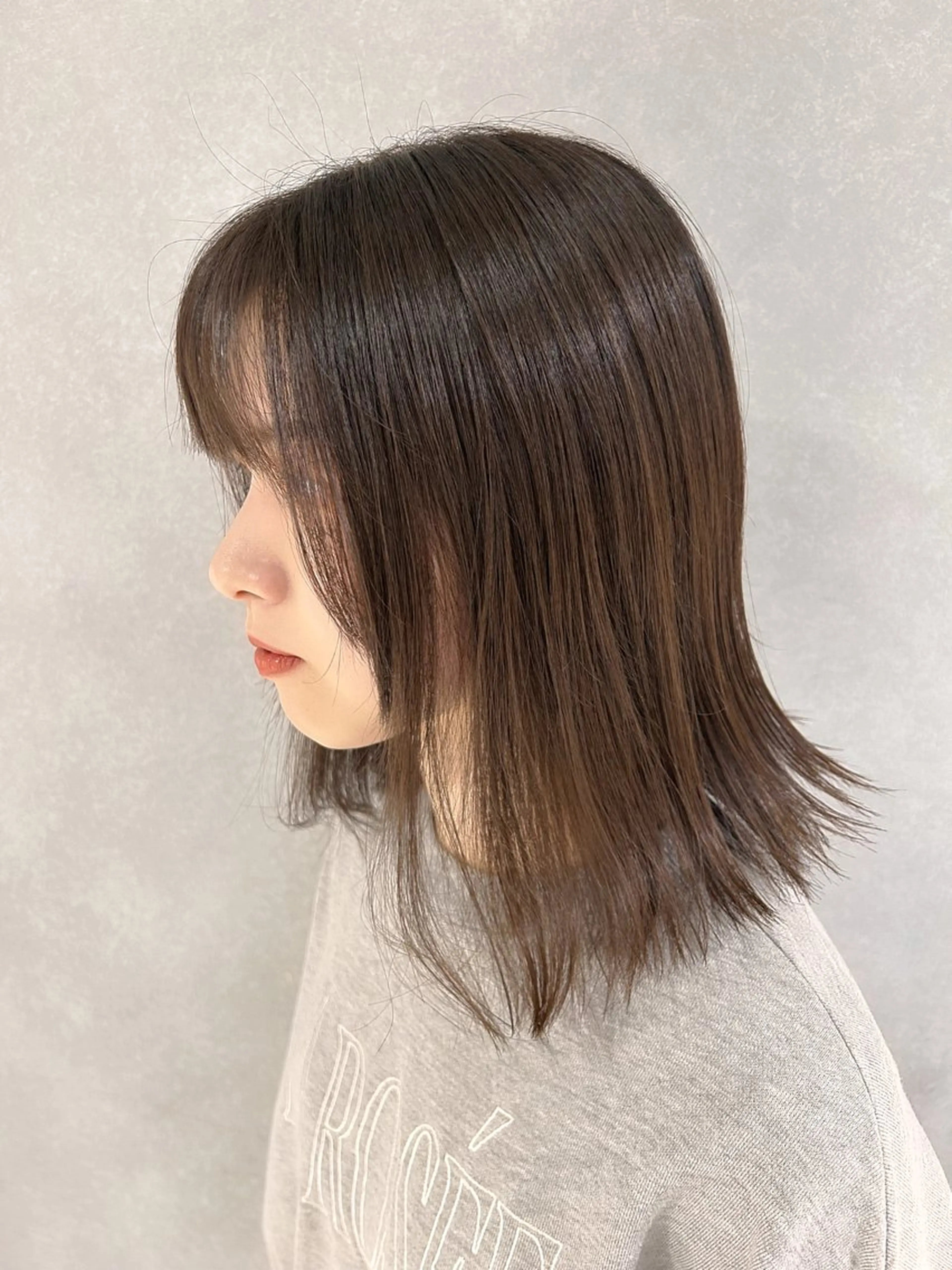 ミディアム 顔まわりレイヤー レイヤーカット 山田 守のヘアスタイル