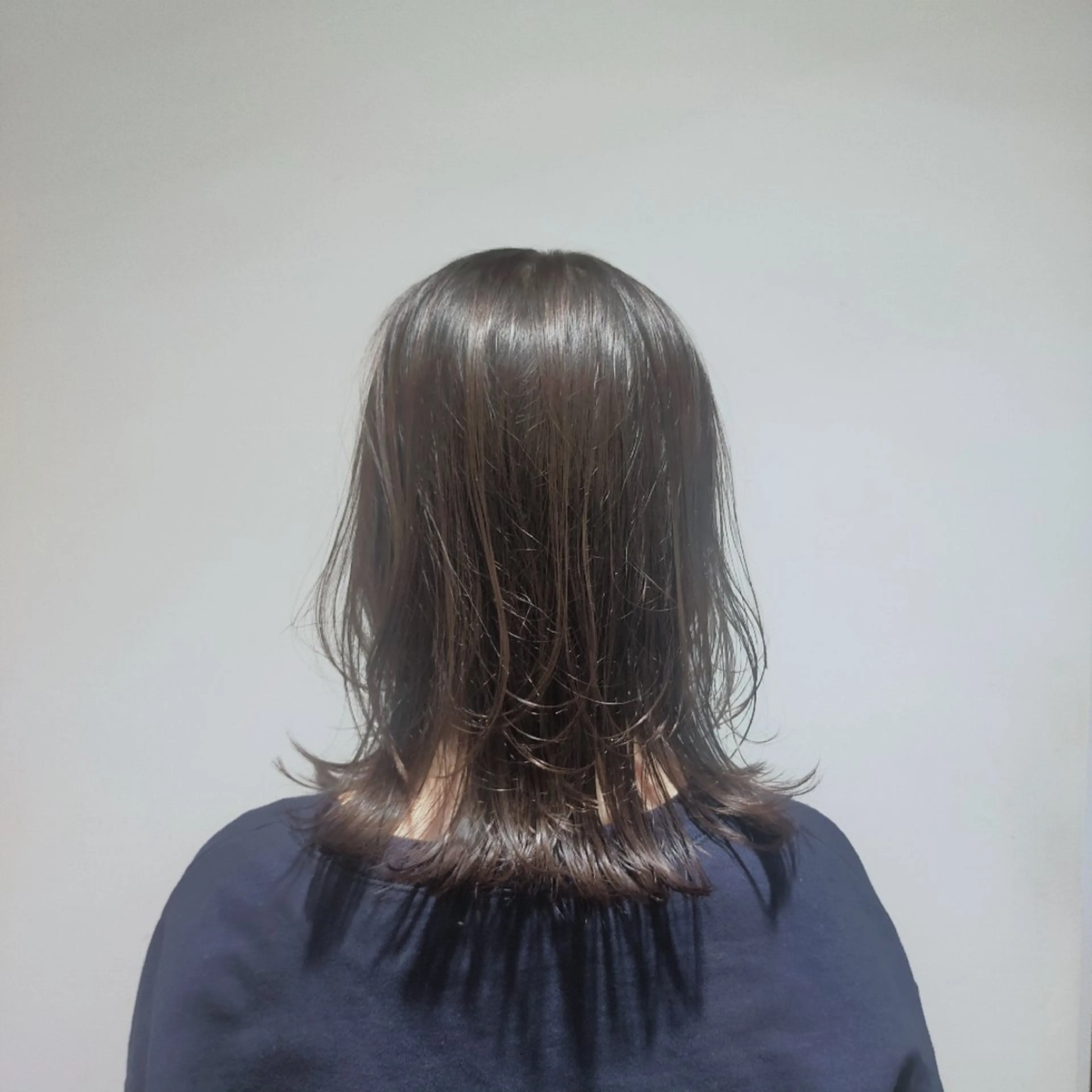 ミディアム ウルフカット 和佐 ももえのヘアスタイル