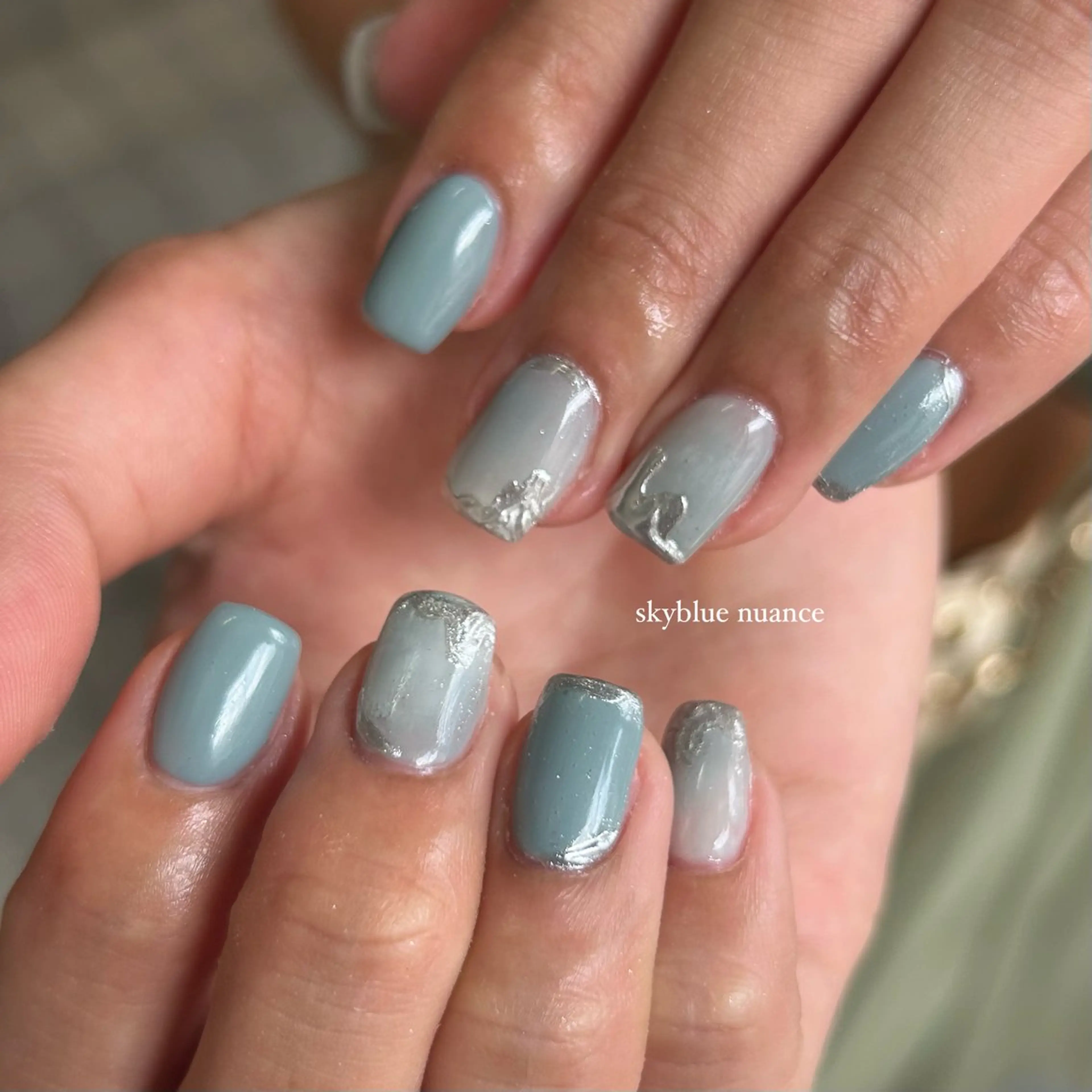 ネイル 水色 シルバー ハンドネイル Etel atelier.のネイルデザイン