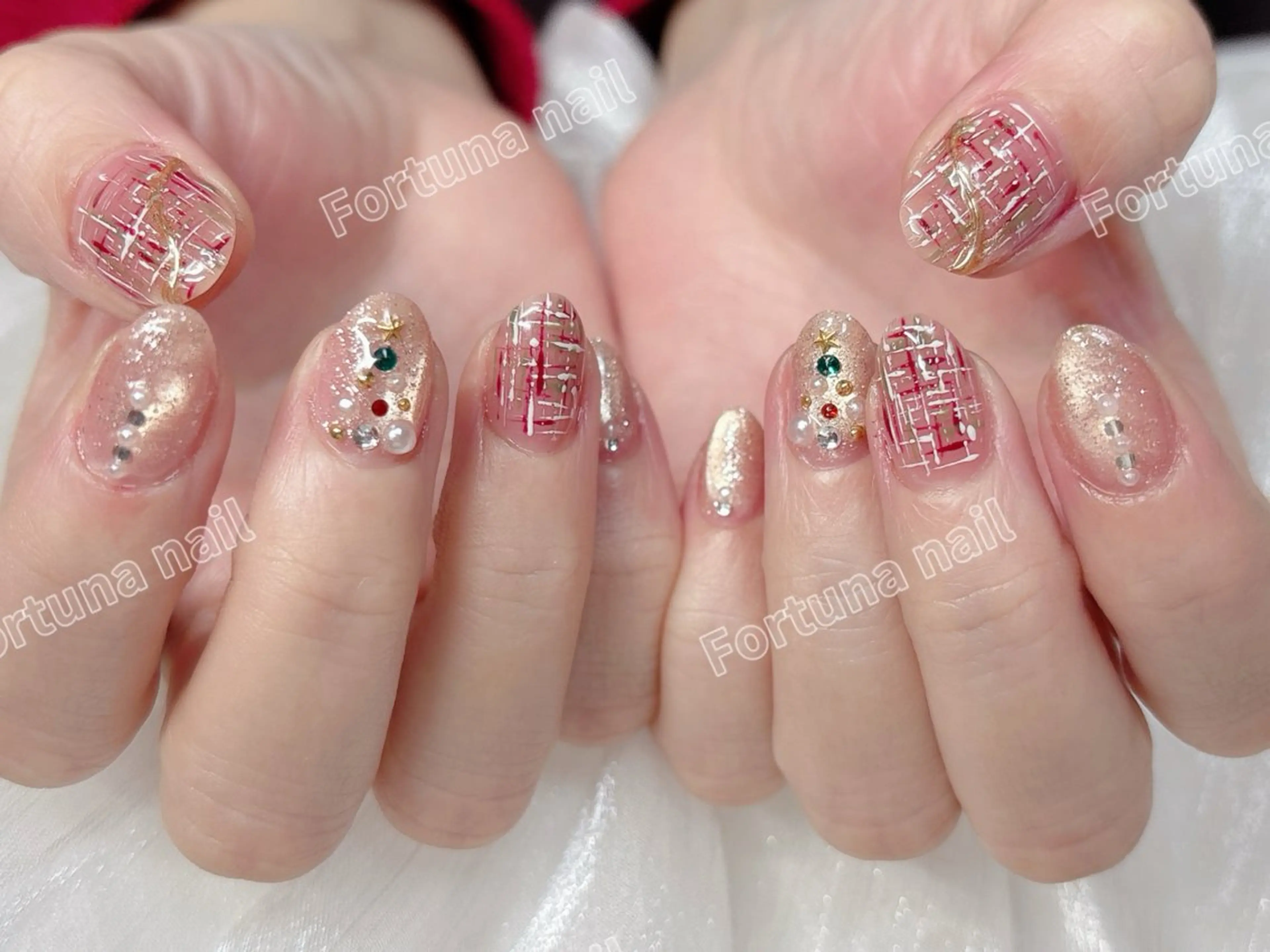 ネイル 冬ネイル クリスマス ハンドネイル Nail •Head スパFortunaのネイルデザイン