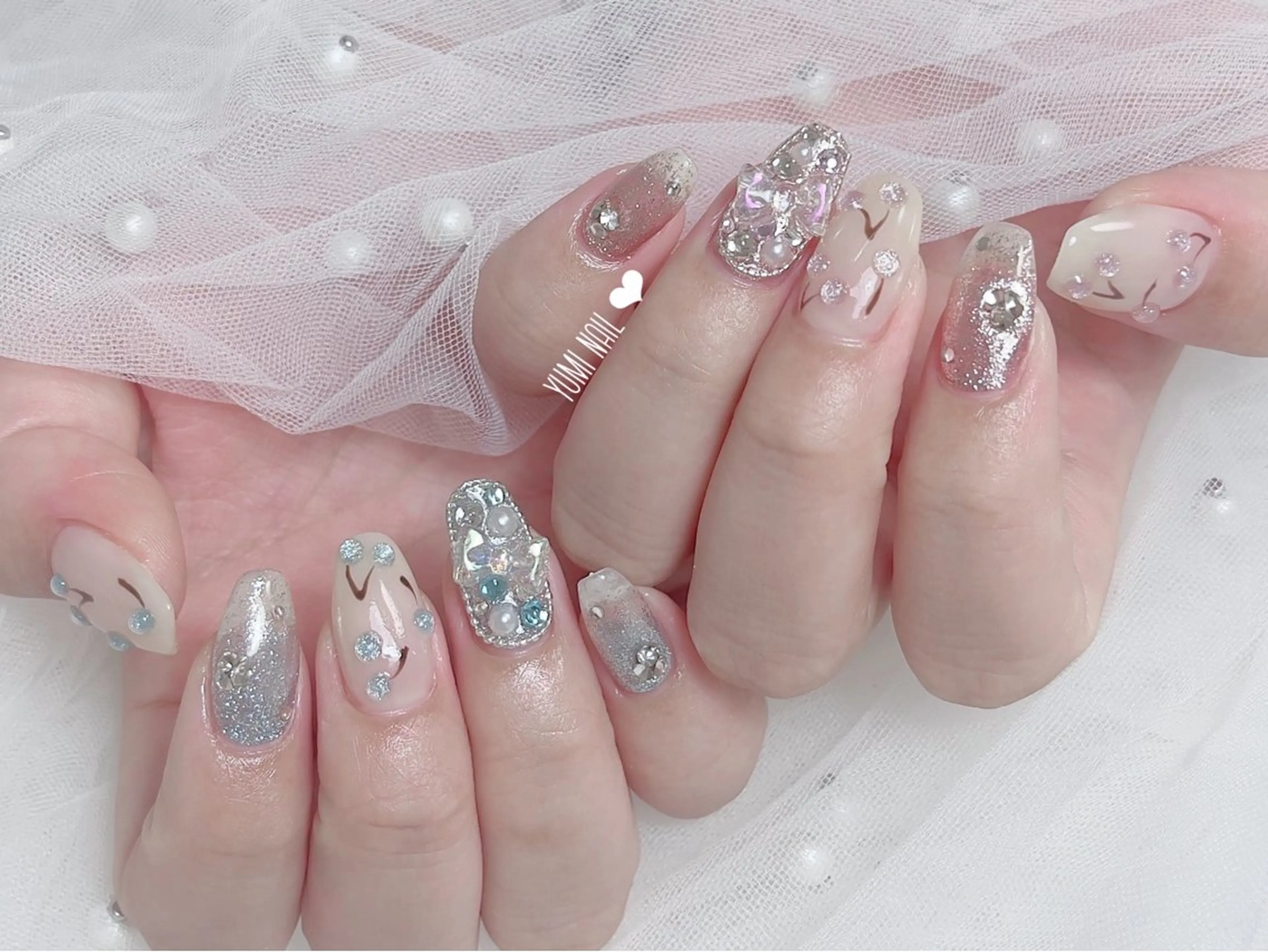 ネイル ハンドネイル 𝐲𝐮𝐦𝐢🎀 デザイン長さ出し専門のネイルデザイン
