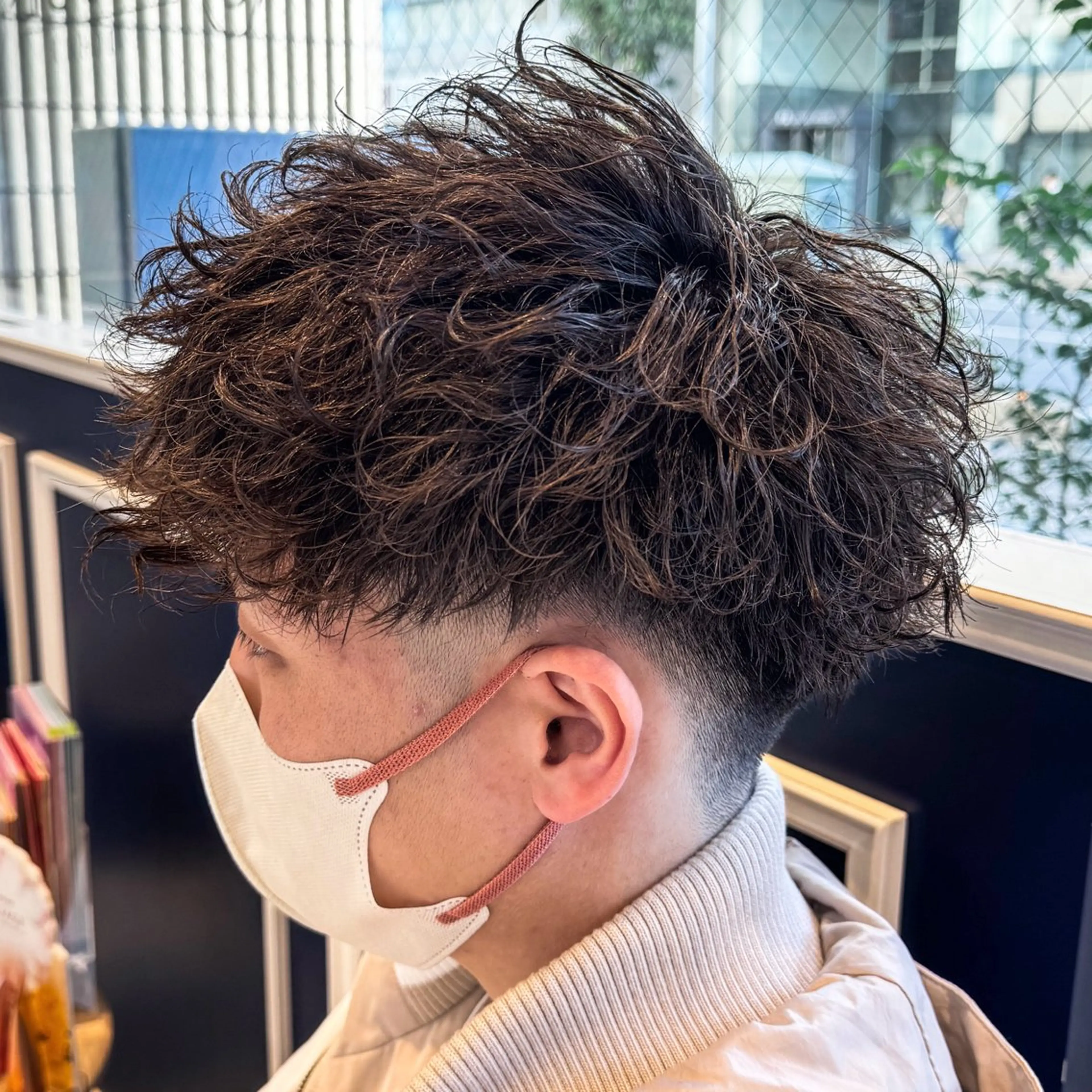 ショート パーマ メンズ 波巻きパーマ ショートヘア 吉田 新平のヘアスタイル