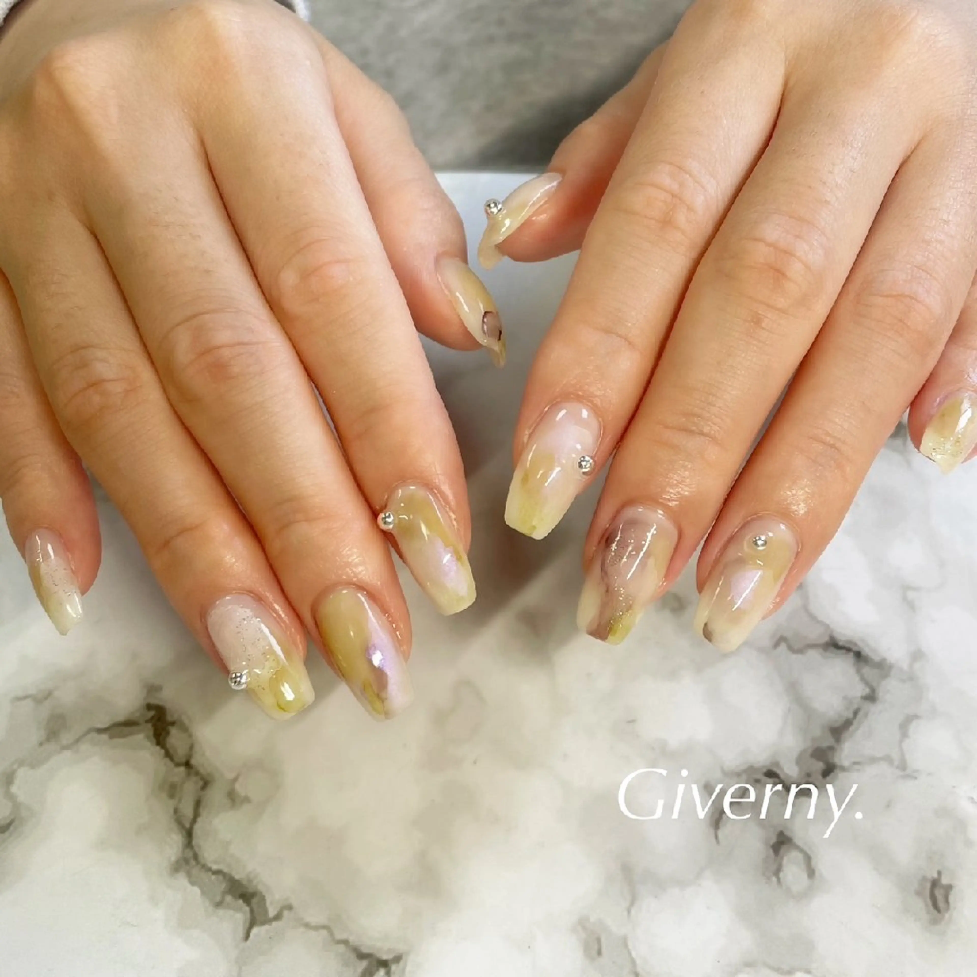 ネイル ニュアンスネイル 春ネイル ハンドネイル Giverny .のネイルデザイン