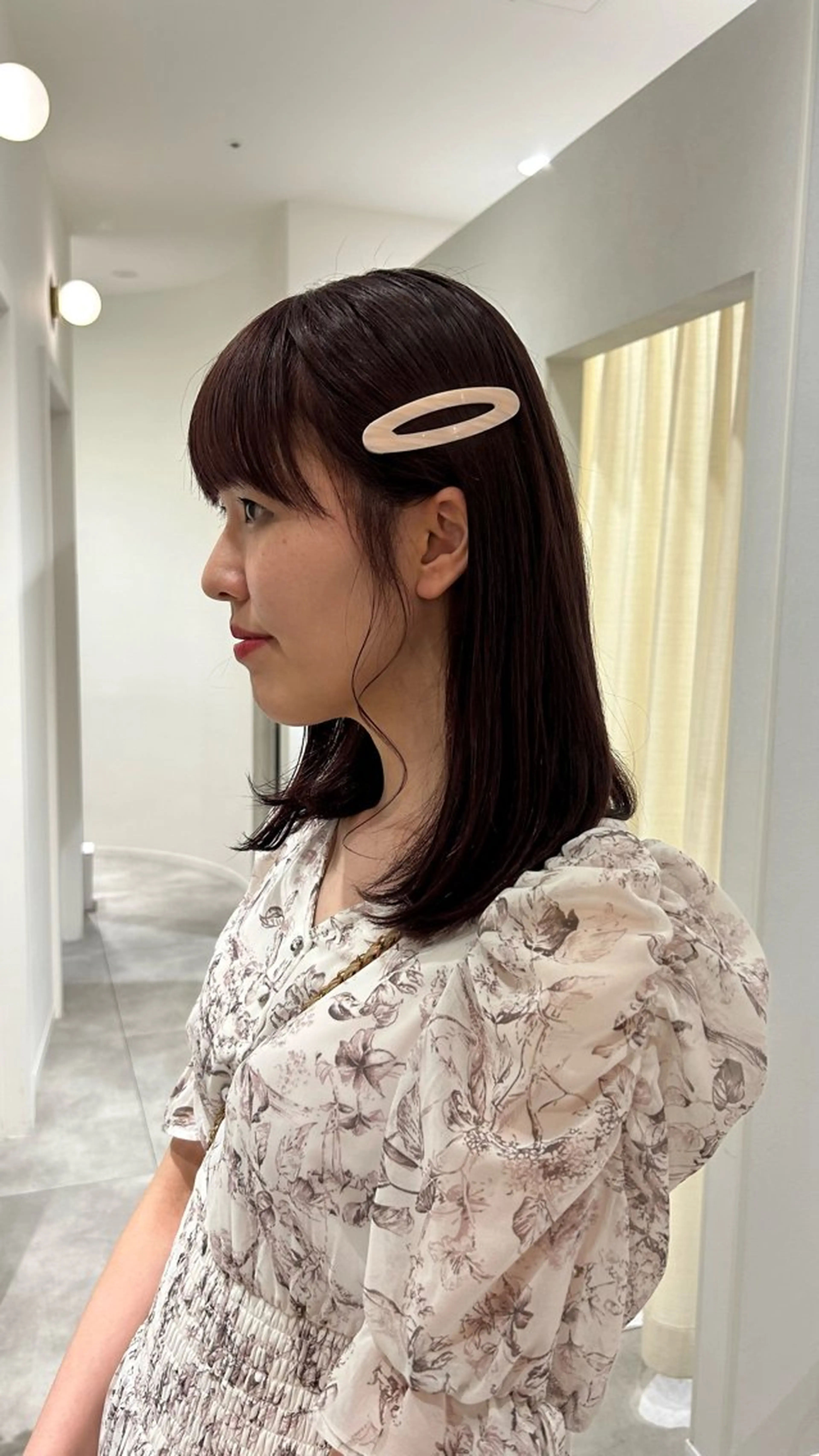 ミディアム カラー ブリーチ ピンクカラー ヘアカラー オリーブベージュ/ ブリーチなし透明感のヘアスタイル