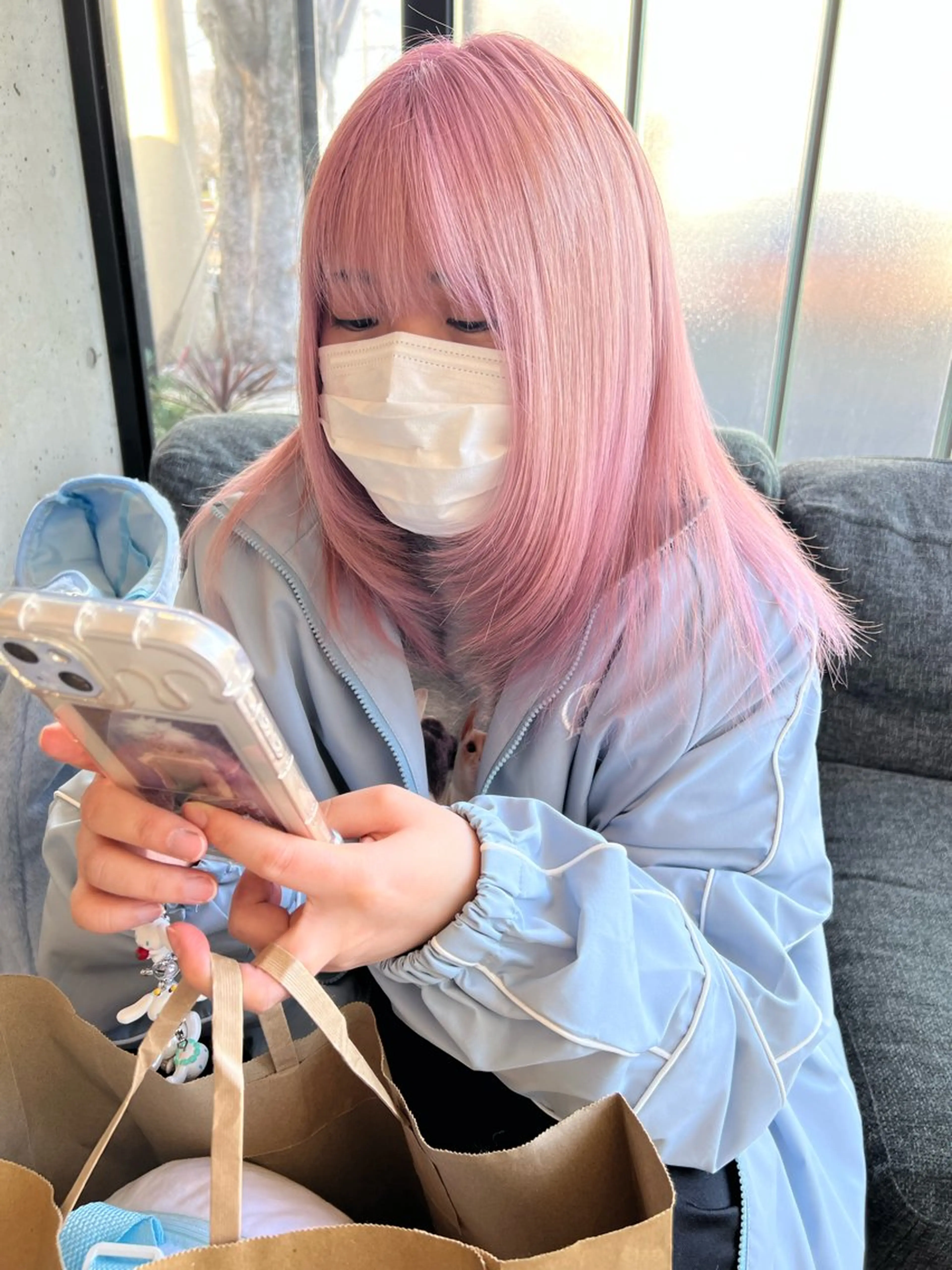 ミディアム カラー ピンクカラー 顔周りカット レイヤーカット 只野 真衣のヘアスタイル