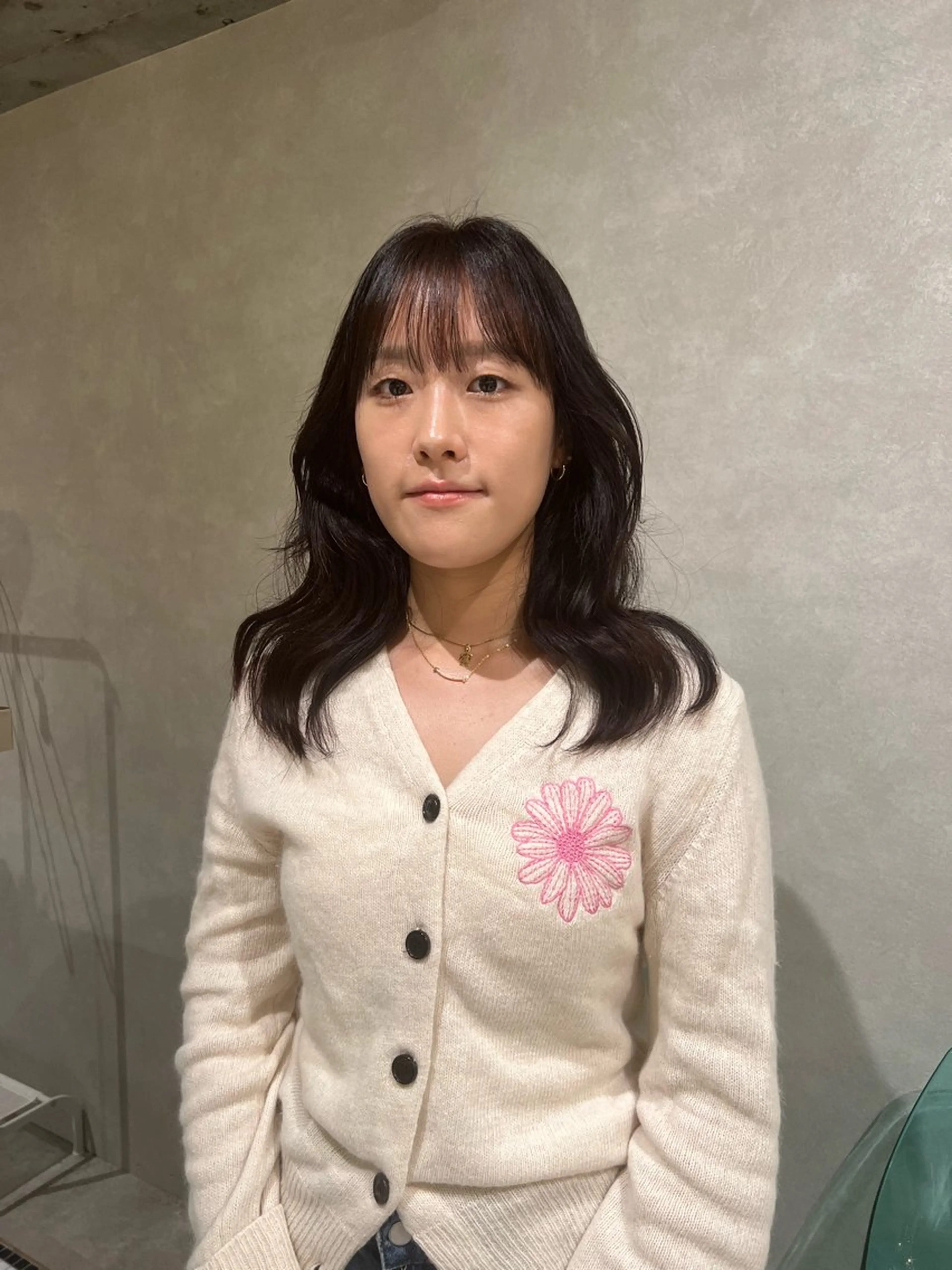 セミロング くびれヘア ヘアセット 韓国風艶カラー 🇰🇷🩶/REIのヘアスタイル