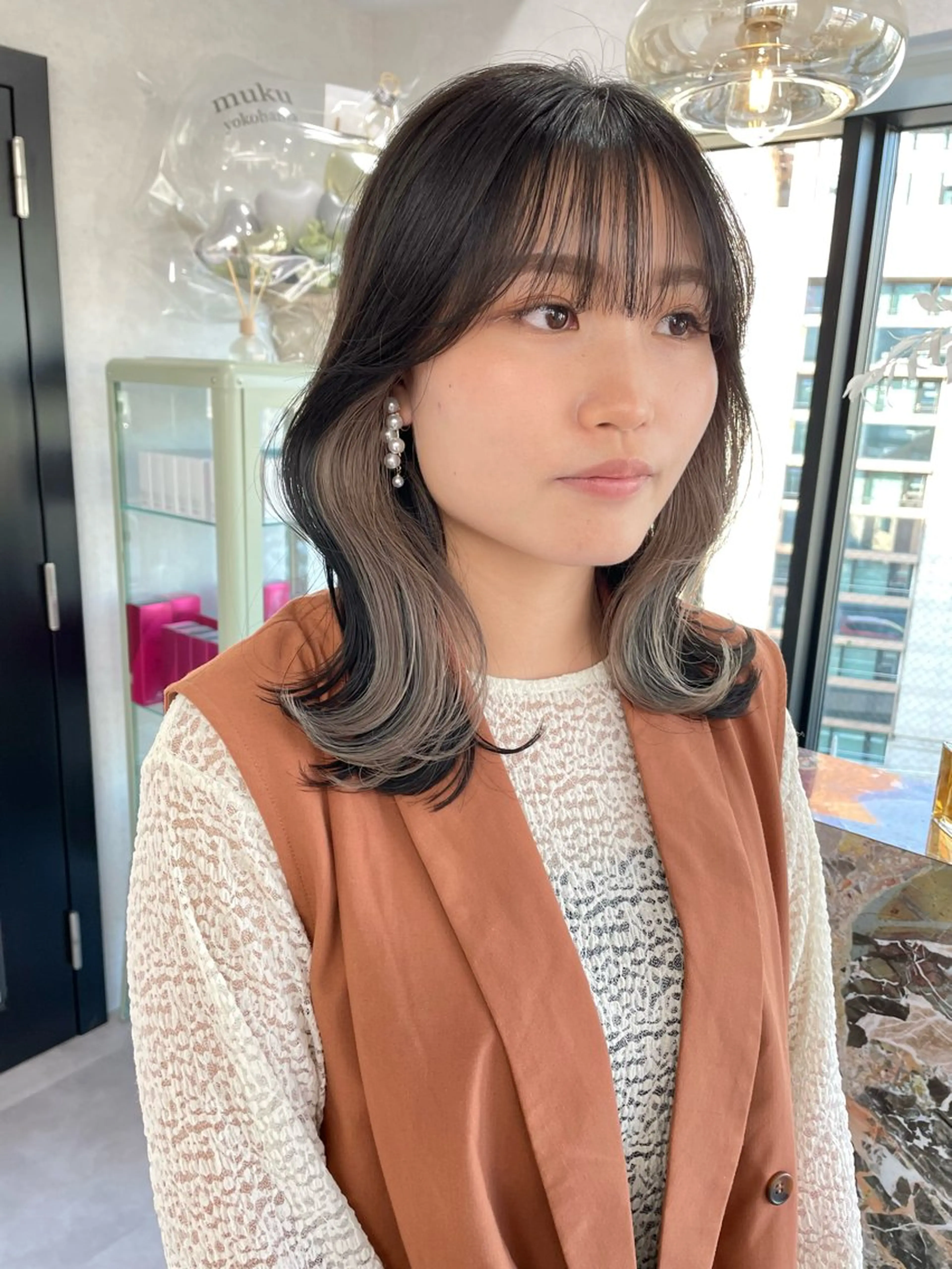 ミディアム ヘアカラー トリートメント ハイトーンイヤリング カラー清水隆央のヘアスタイル