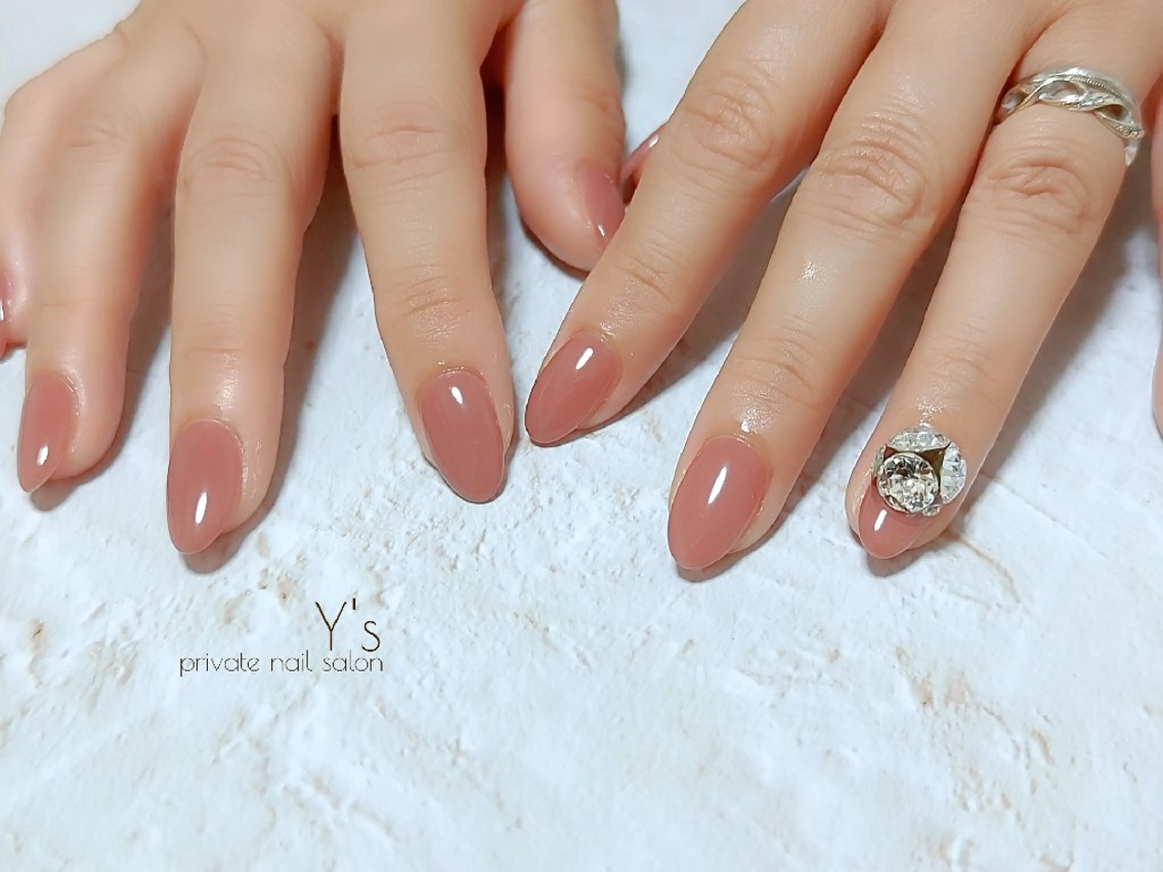 ネイル ストーンネイル ハンドネイル YUMI NAGAI  のネイルデザイン