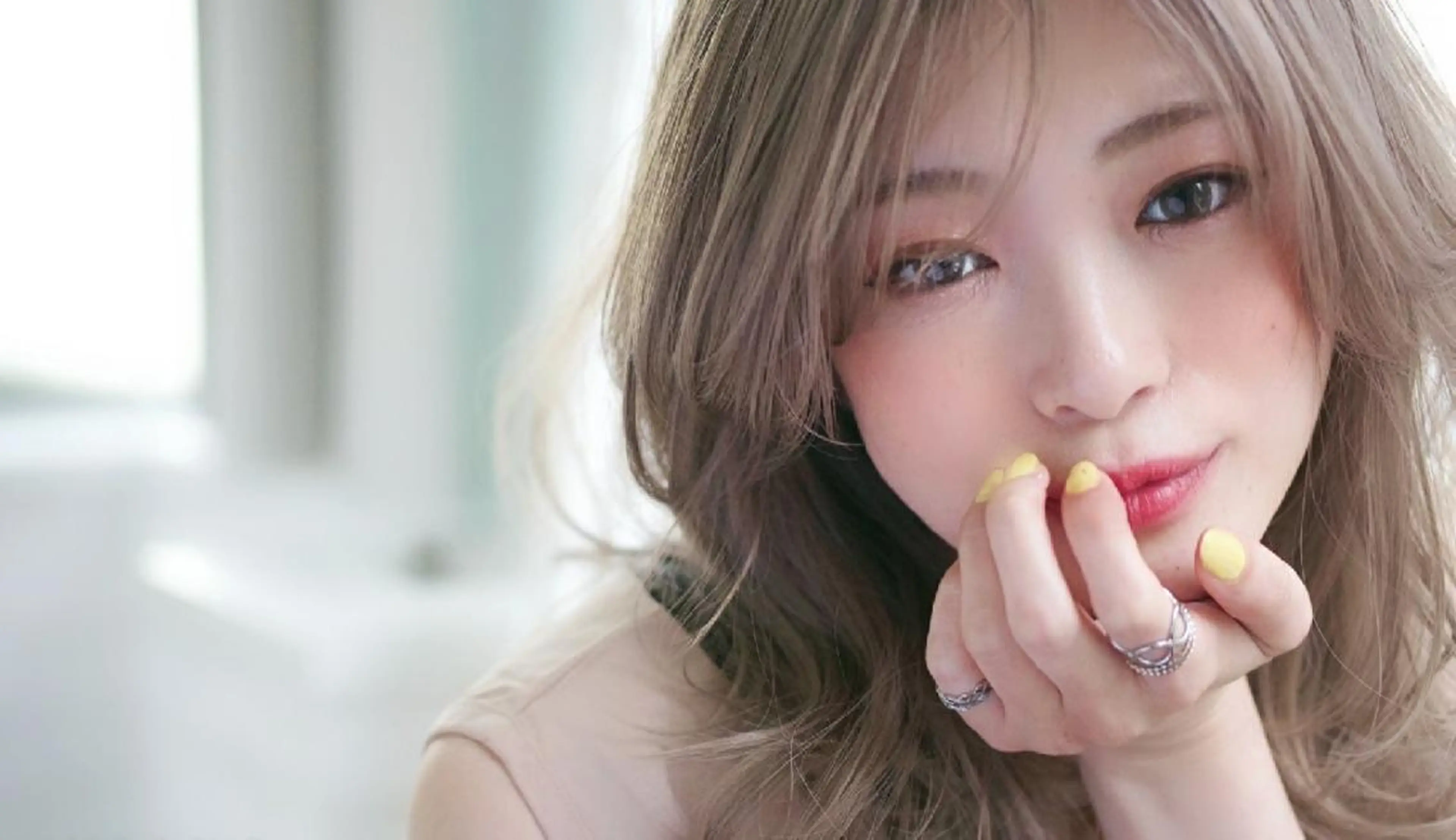 セミロング カラー カット ヘアカラー マネージャー 西村優子のヘアスタイル