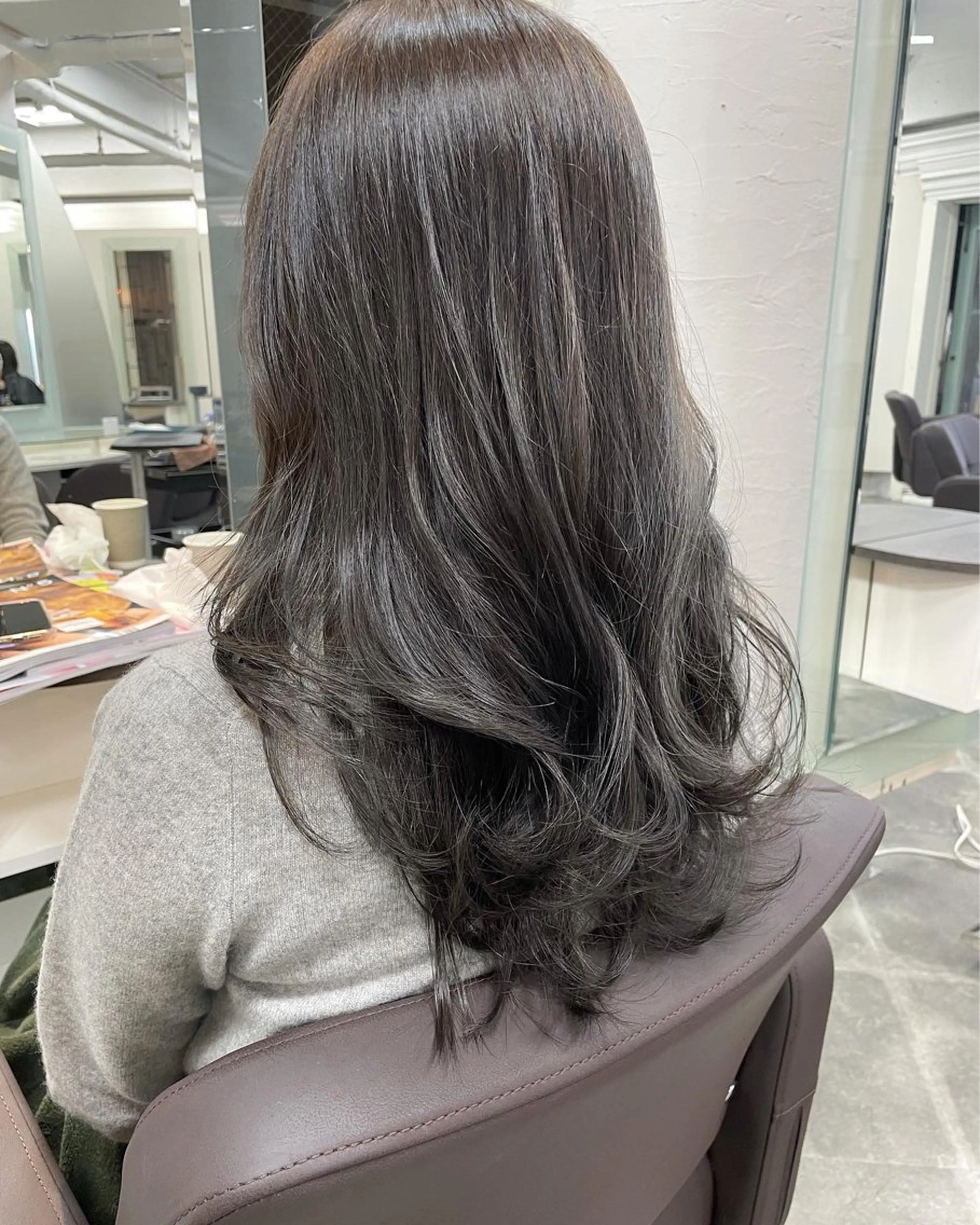 ロング カラー カット ヘアカラー トリートメント 平 ちひろのヘアスタイル