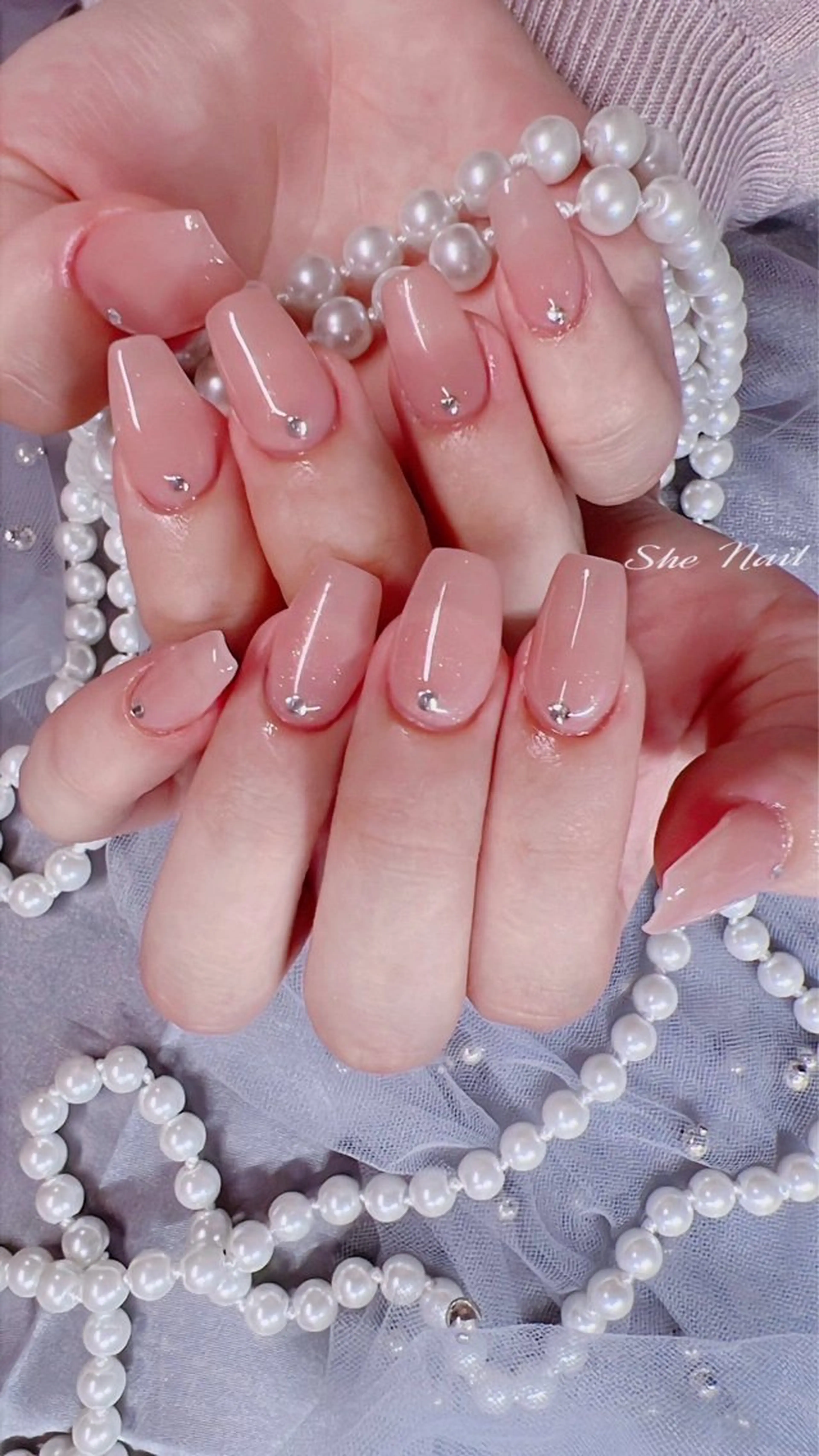 ネイル チークネイル 長さ出し フラッシュネイル マグネットネイル ワンカラーネイル She_nail所属・ELSA_ Bellaのネイルデザイン