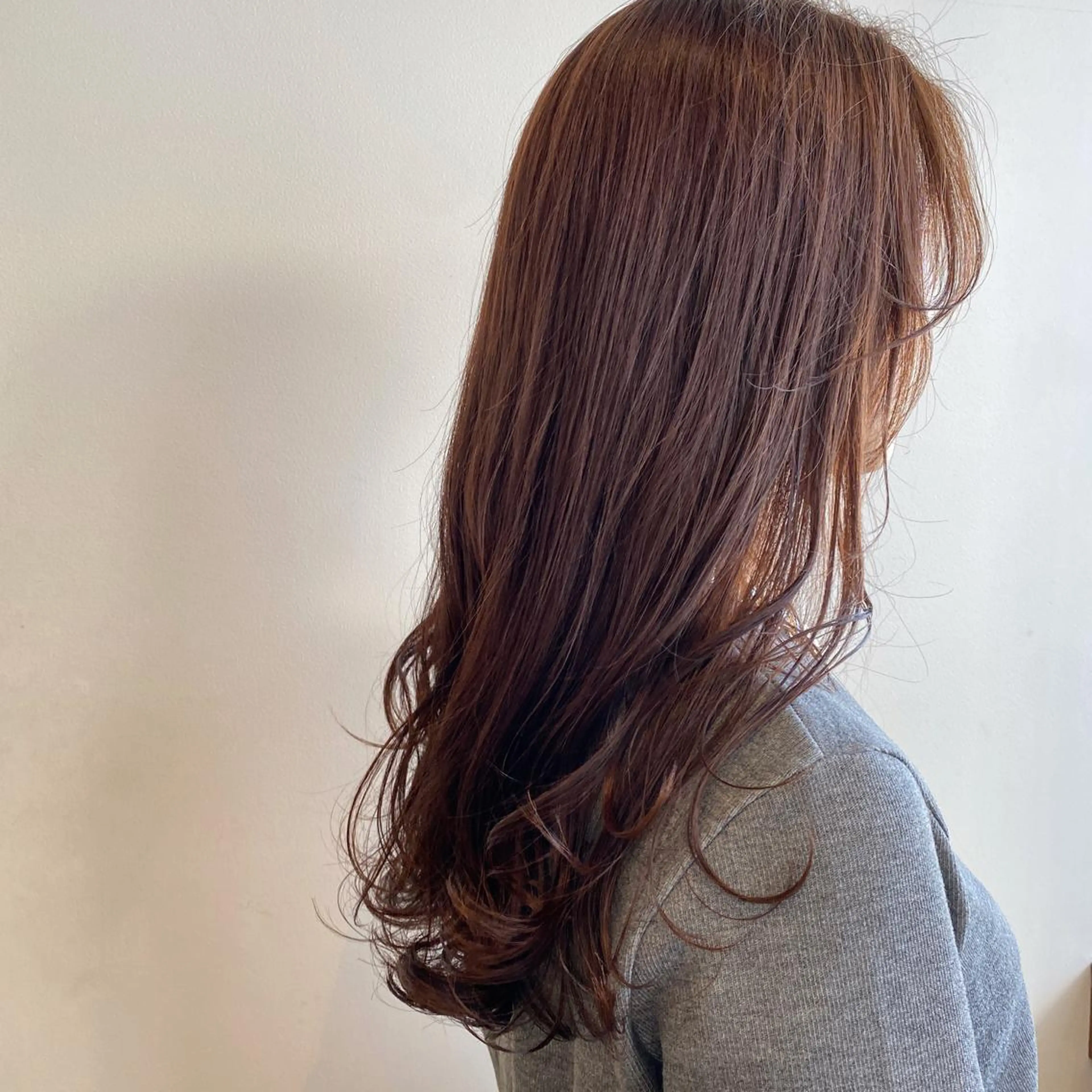 セミロング カラー ヘアアレンジ ブラウンカラー オレンジ オレンジブラウン レイヤーカット カット ヘアカラー salowin渋谷kitaya park前所属・RIKA韓国ヘア/く びれヘア/上品カラーのヘアスタイル