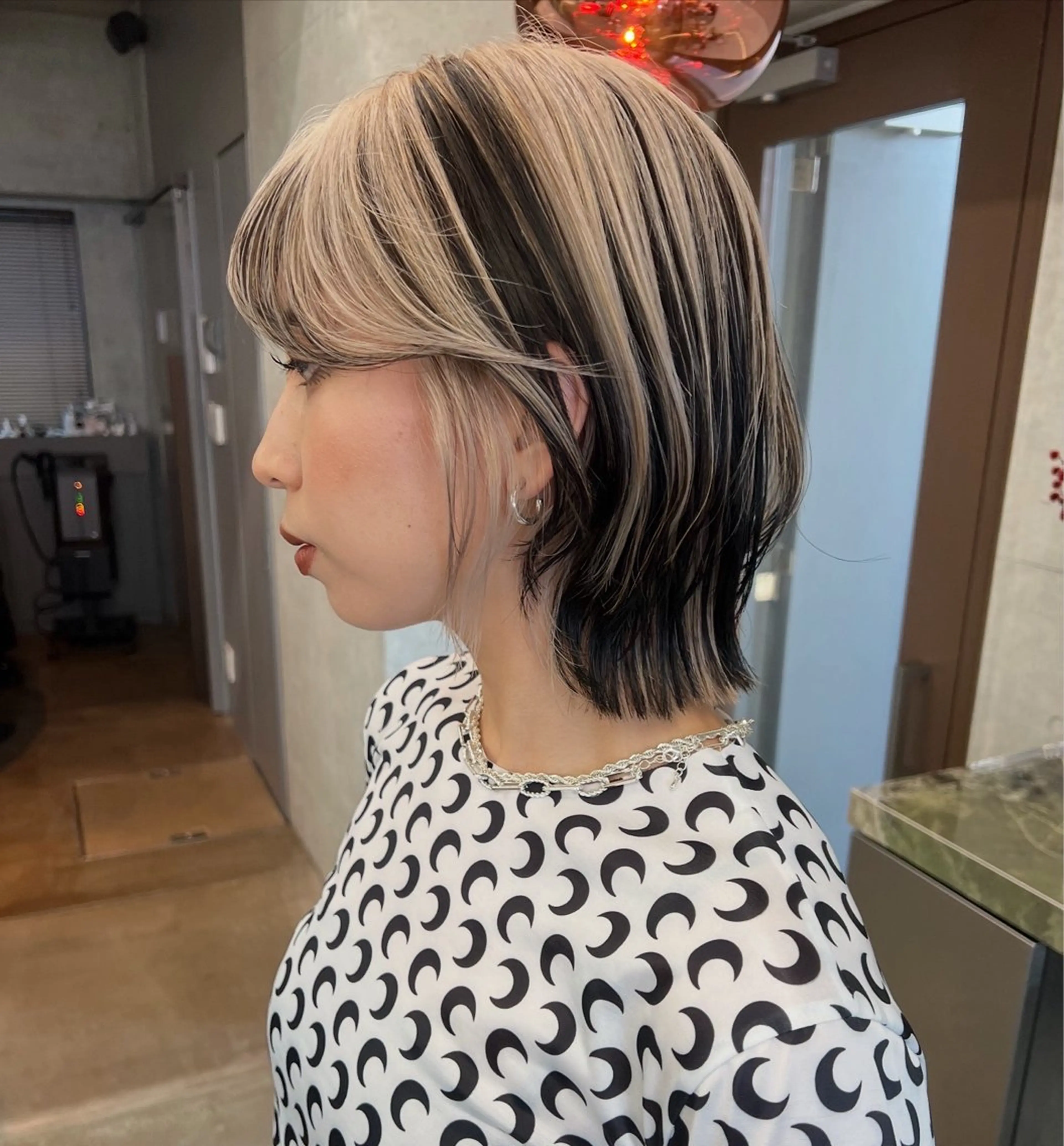 ミディアム カラー カット ヘアカラー ハイトーンカラー/ さらさのヘアスタイル