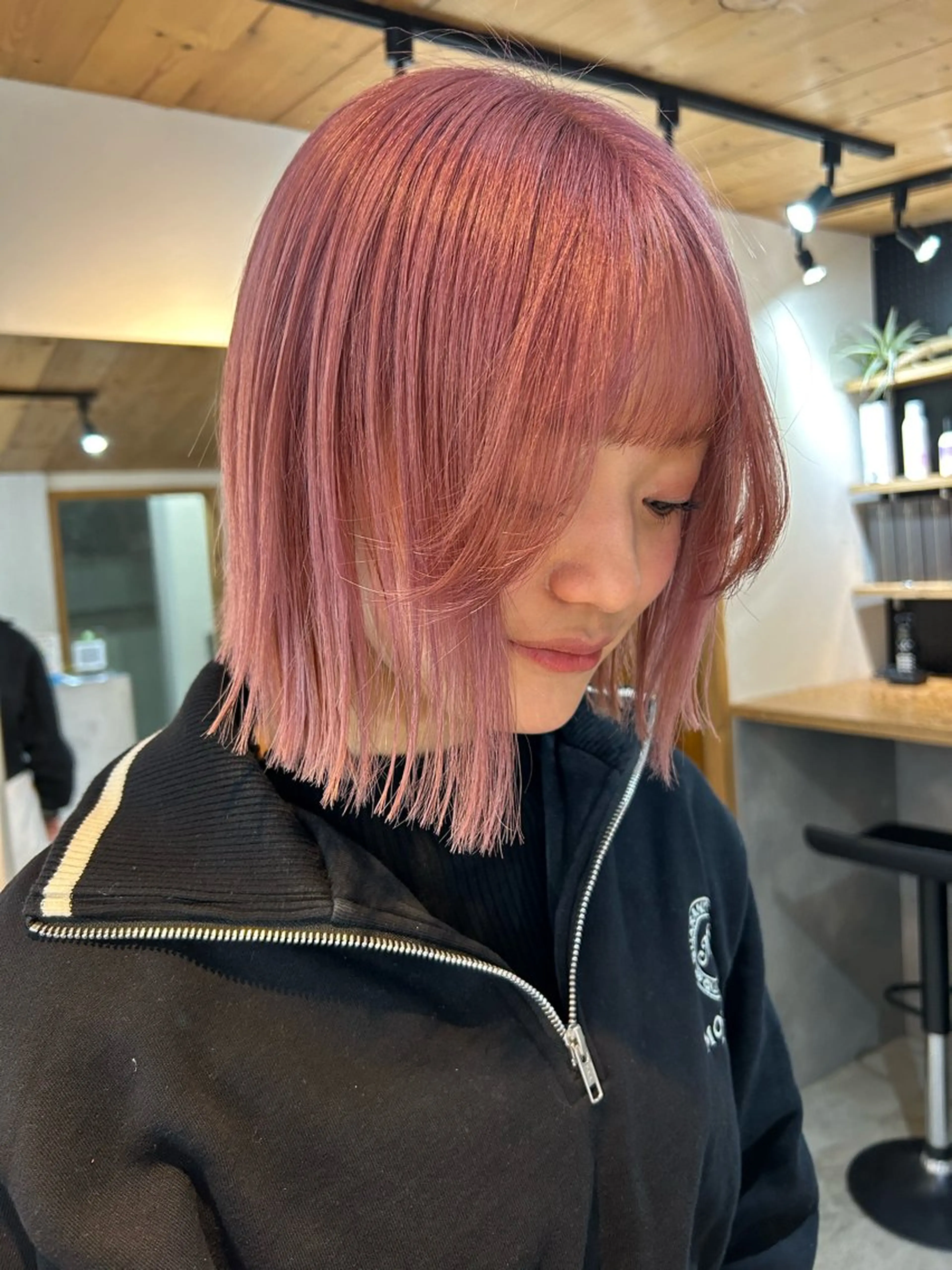 ミディアム カラー メンズ ピンクカラー カット ヘアカラー トリートメント 🧸艶々韓国ヘア 🧁mizunaのヘアスタイル