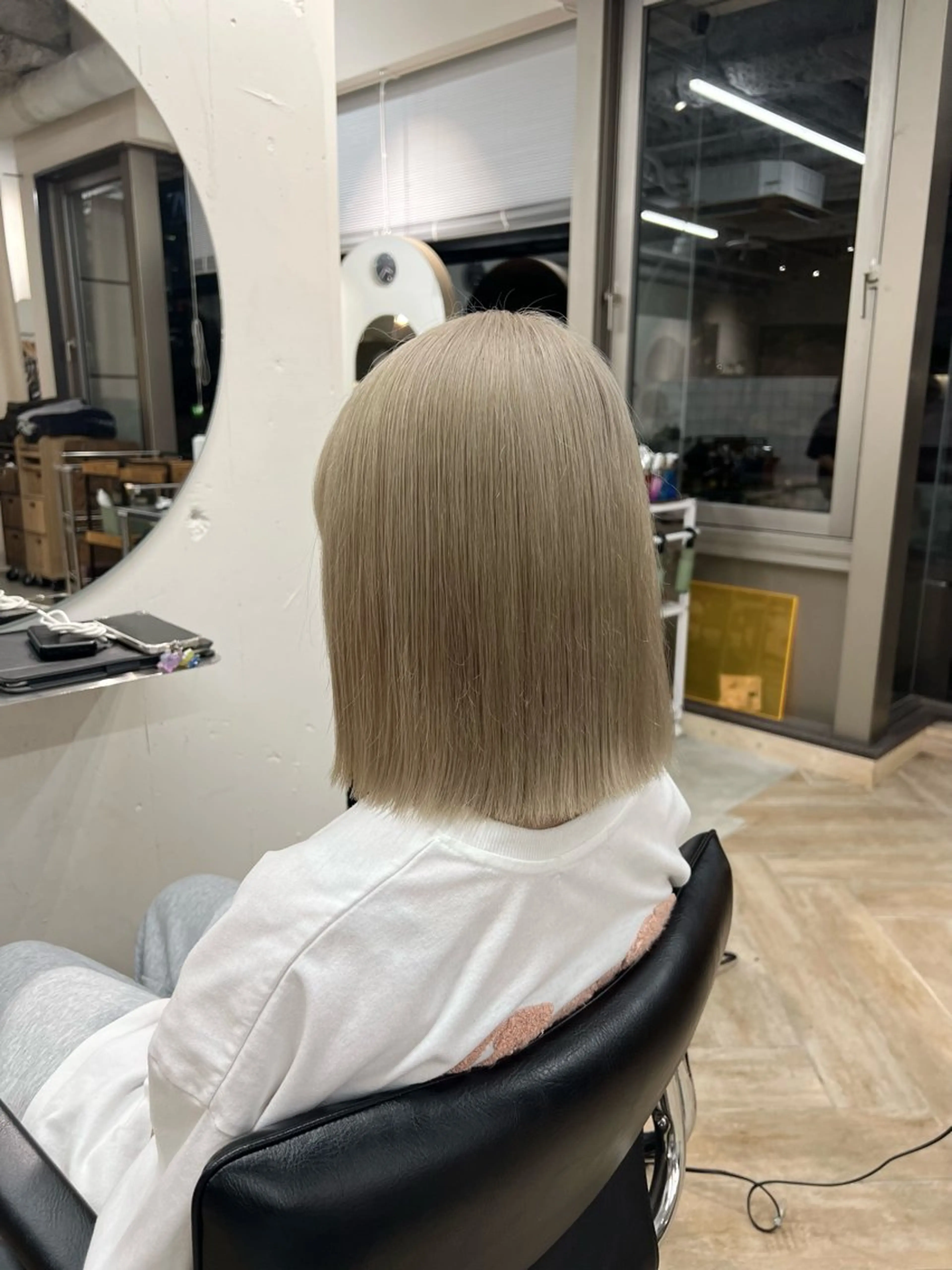 ショート カラー ヘアカラー トリートメント ハイトーン/複雑履歴 新潟/万代/井上佑のヘアスタイル