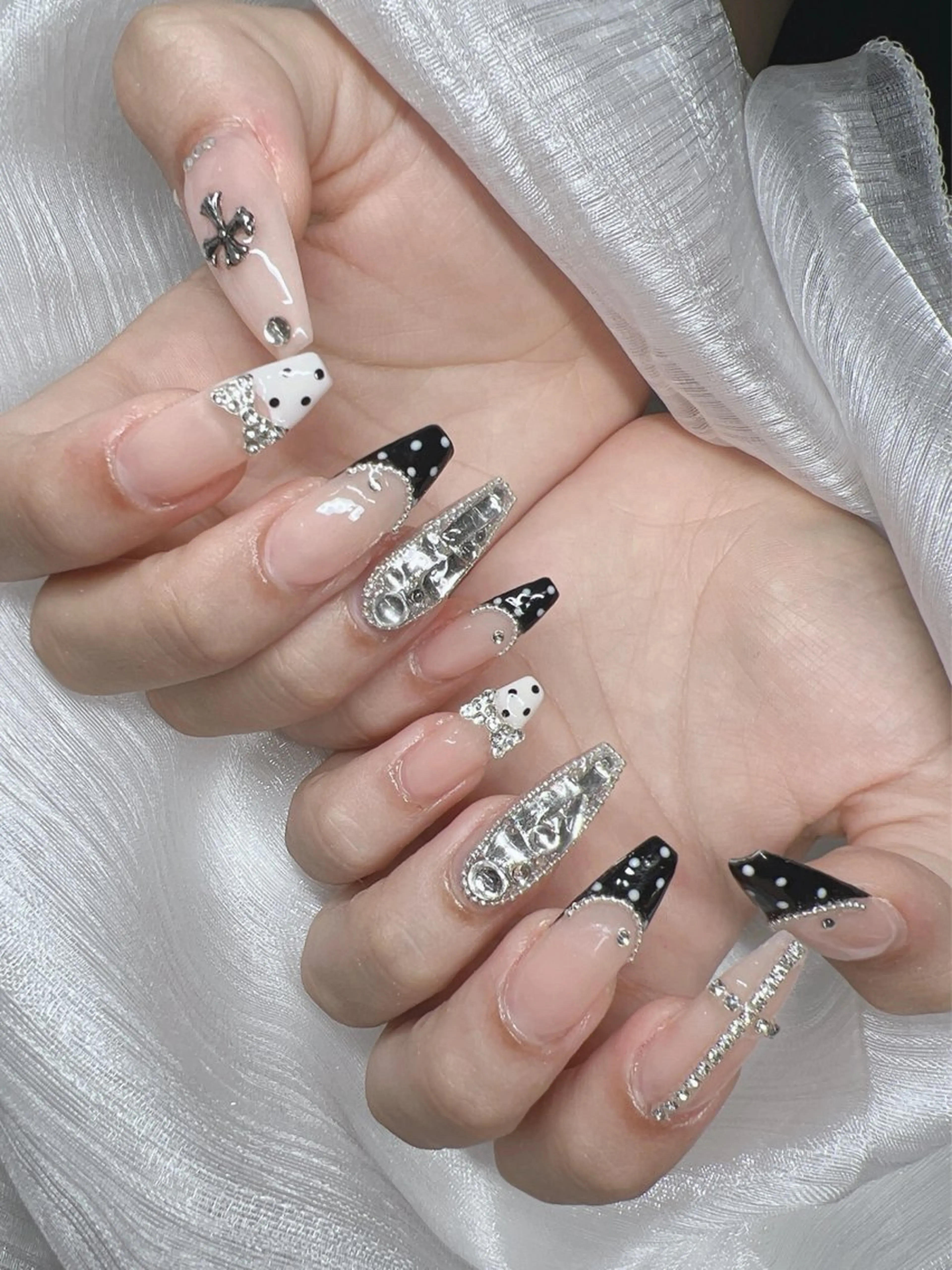 ネイル 長さ出し グラデーション キラキラネイル マグネットネイル ニュアンスネイル ハンドネイル Lee Nails チップ長さだし専門店のネイルデザイン