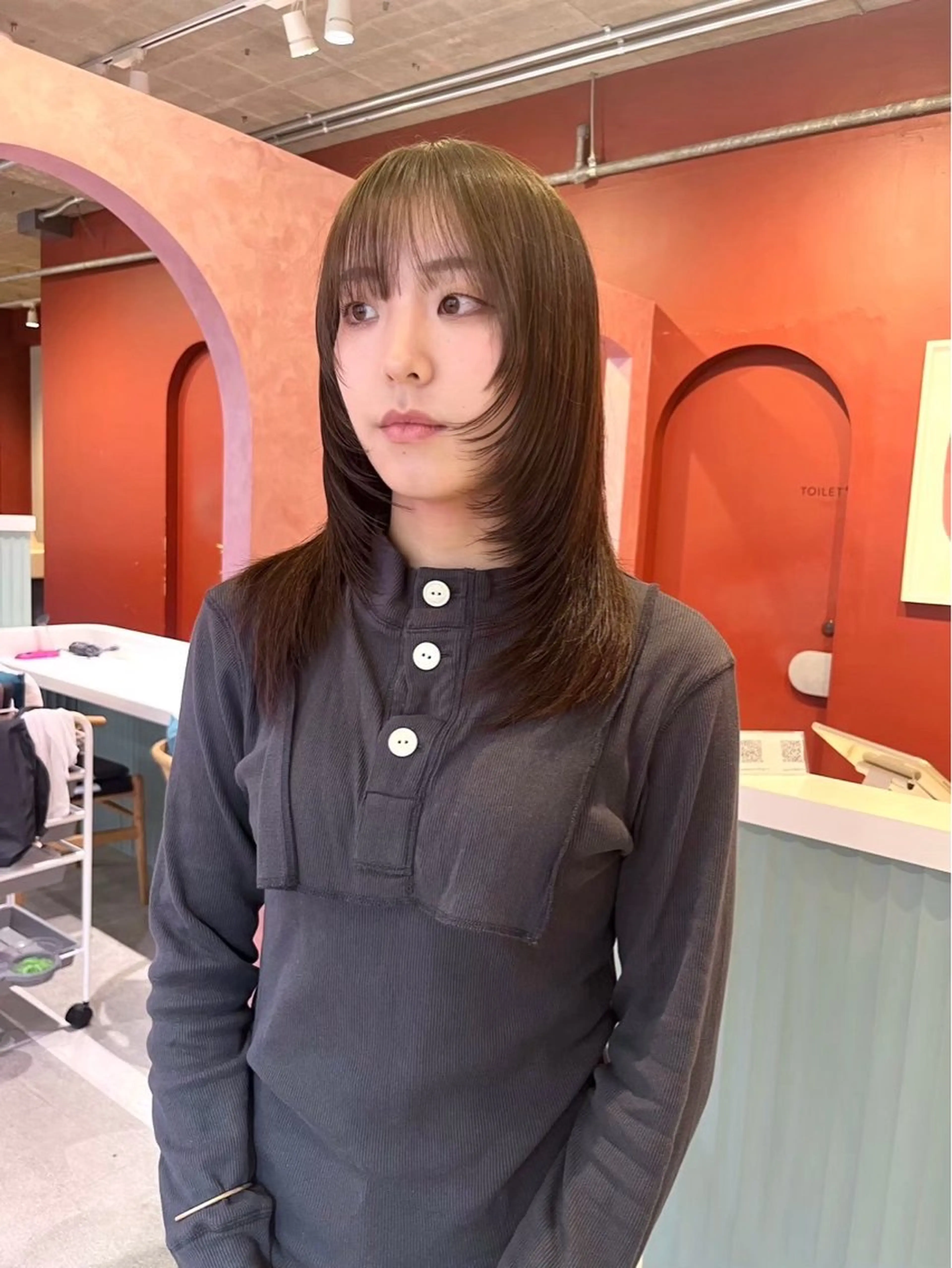 セミロング 顔まわりレイヤー 顔周りカット レイヤーカット LOREN＋透明感 オリーブhirokoのヘアスタイル
