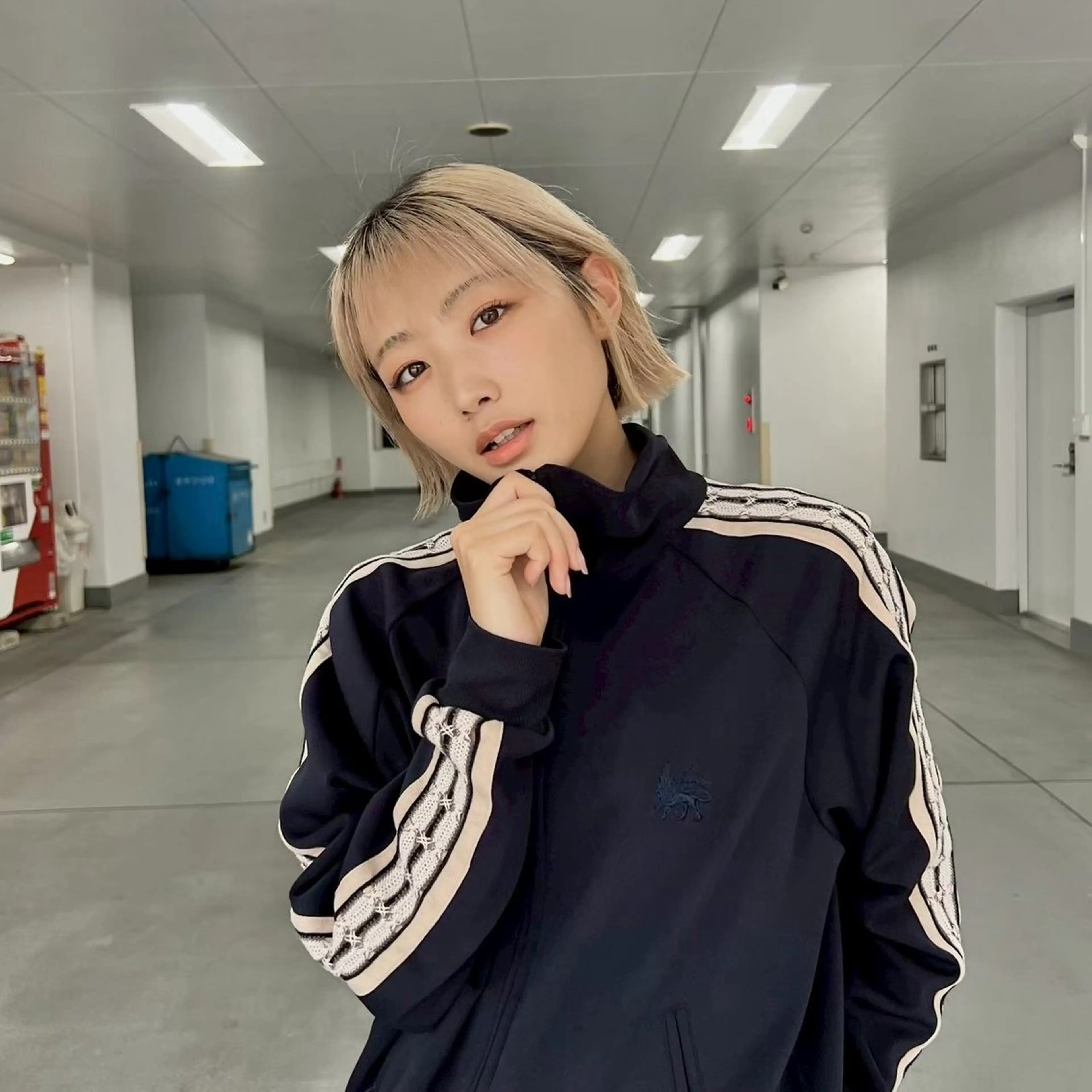 ショート カラー カット ボブ/縮毛矯正/ ブリーチ/岩永さみらのヘアスタイル