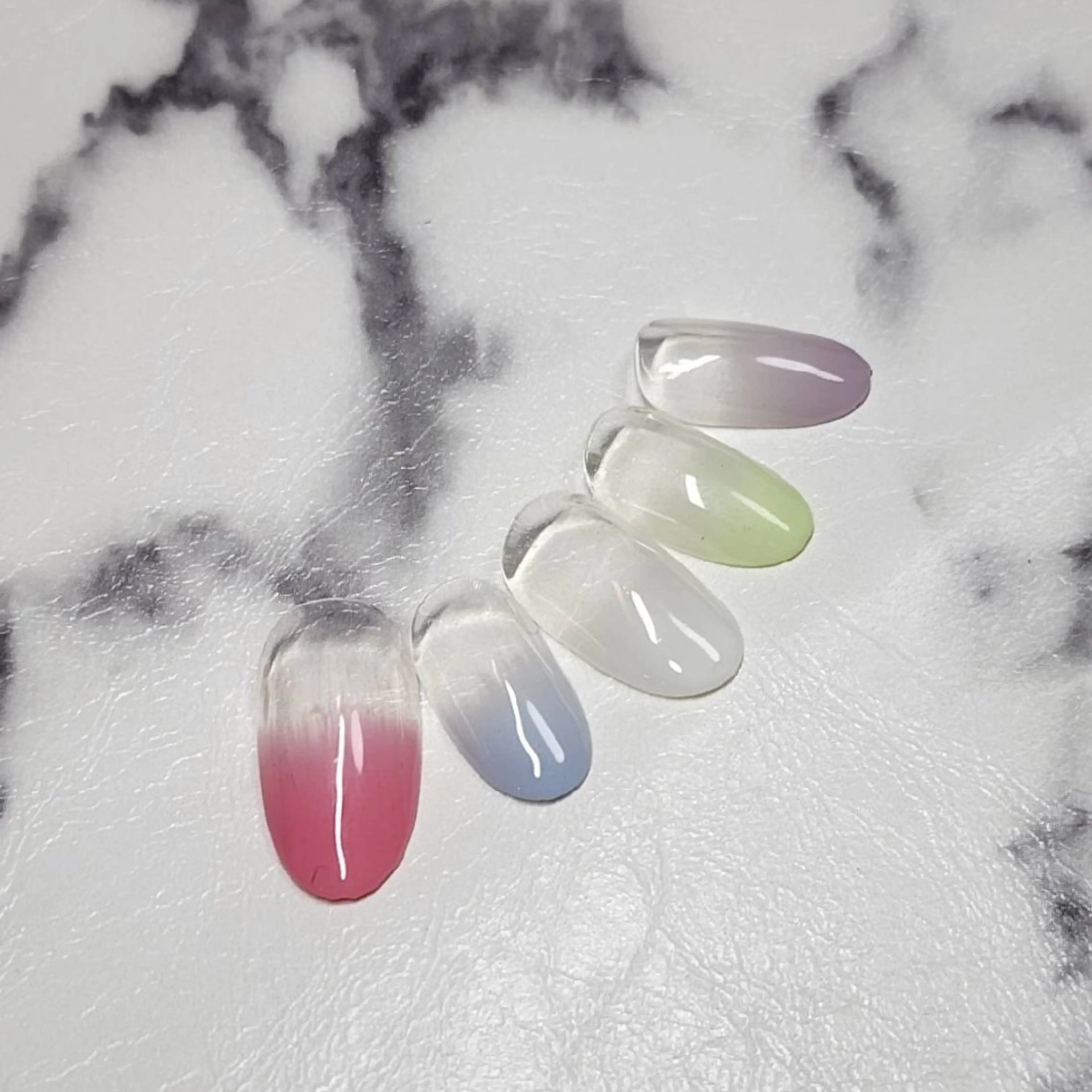 ネイル グラデーション NailSalon＆HandmadeShop♾️Eight♾️所属・NailSalon ♾️Eight♾️のネイルデザイン