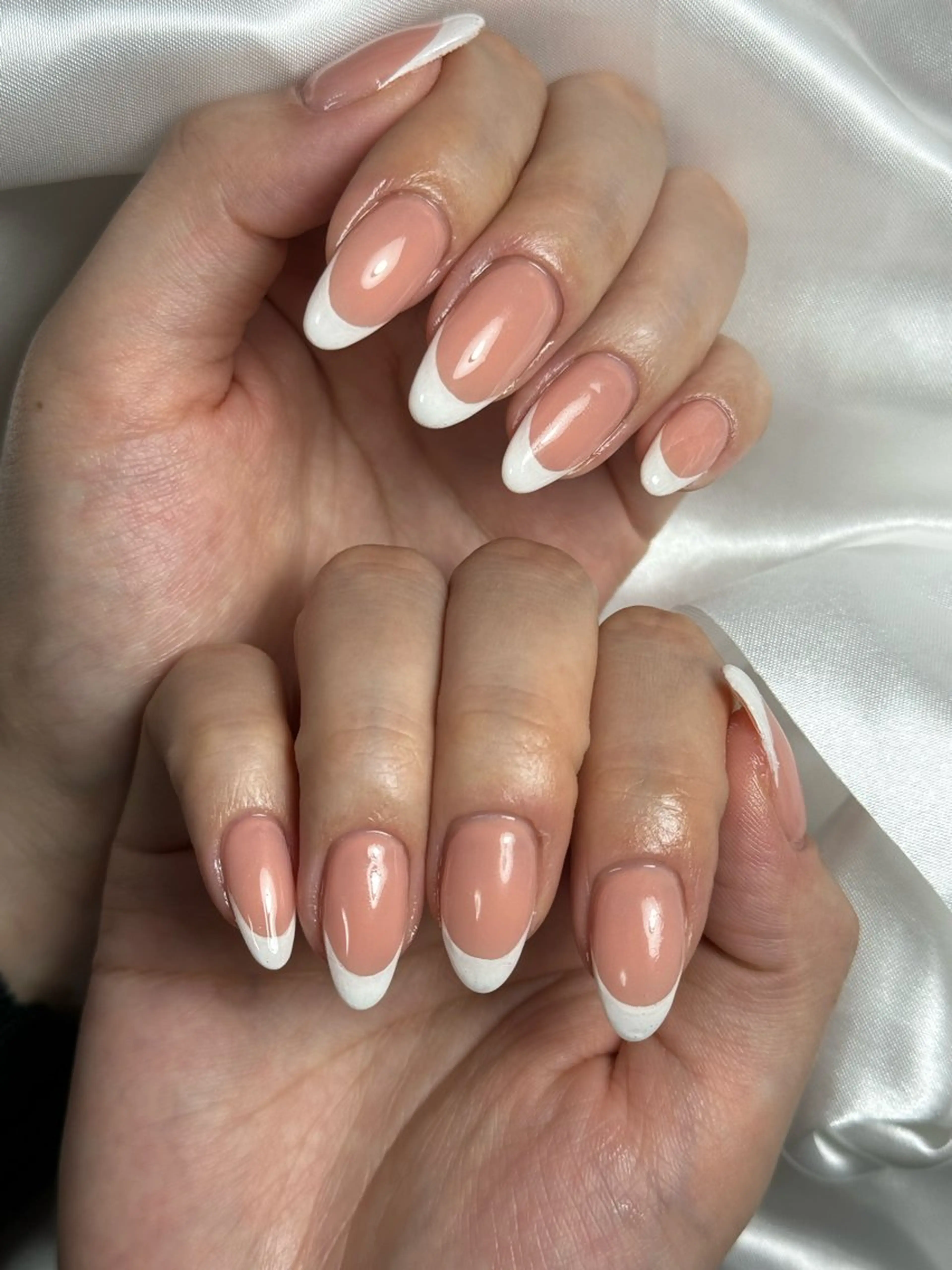 ネイル フレンチネイル ジェルネイル 持ち込み オフィスネイル パラジェル ハンドネイル flowers nailのネイルデザイン