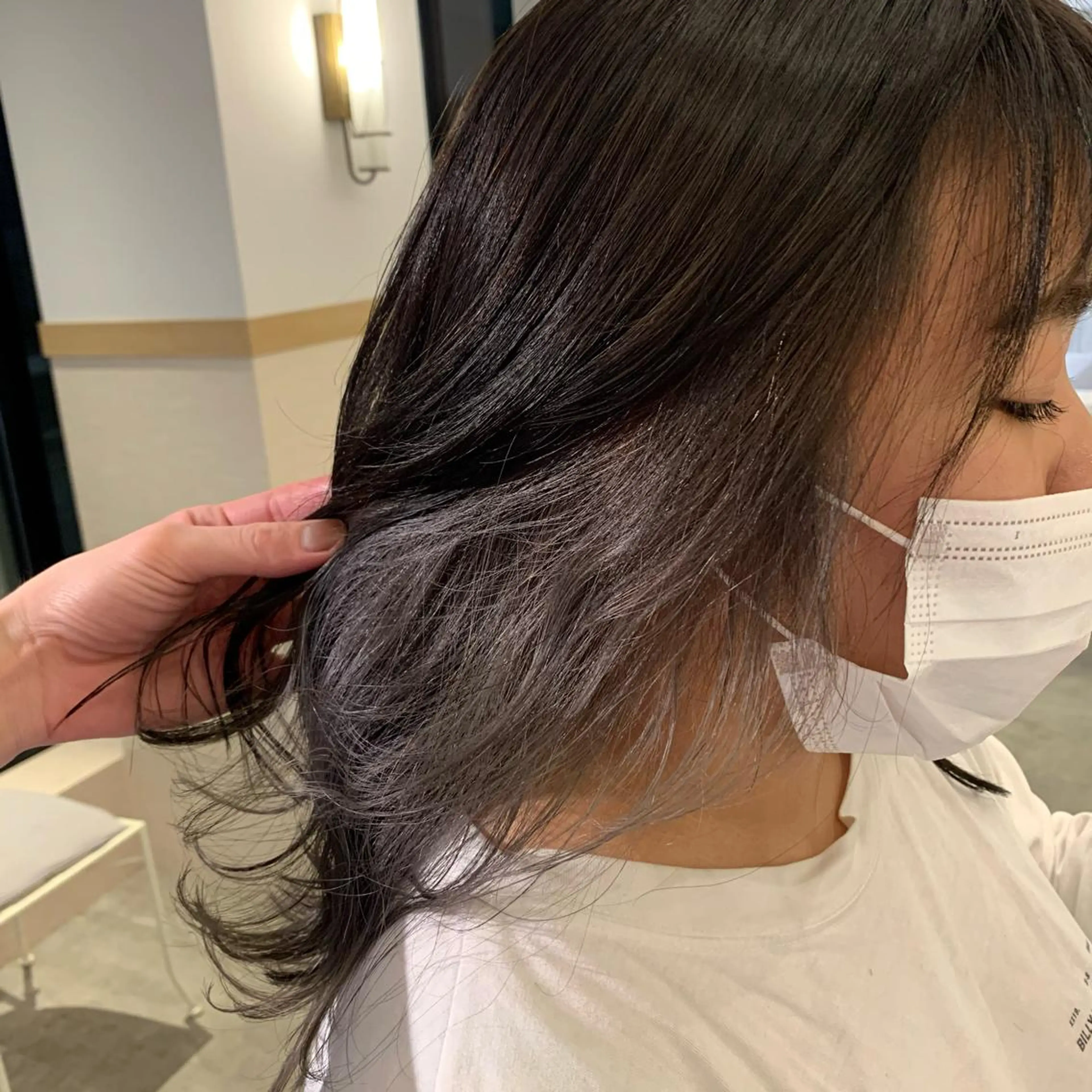 セミロング カラー ブリーチ グレージュ インナーカラー ミルクティーグレージュ 中島 直哉のヘアスタイル