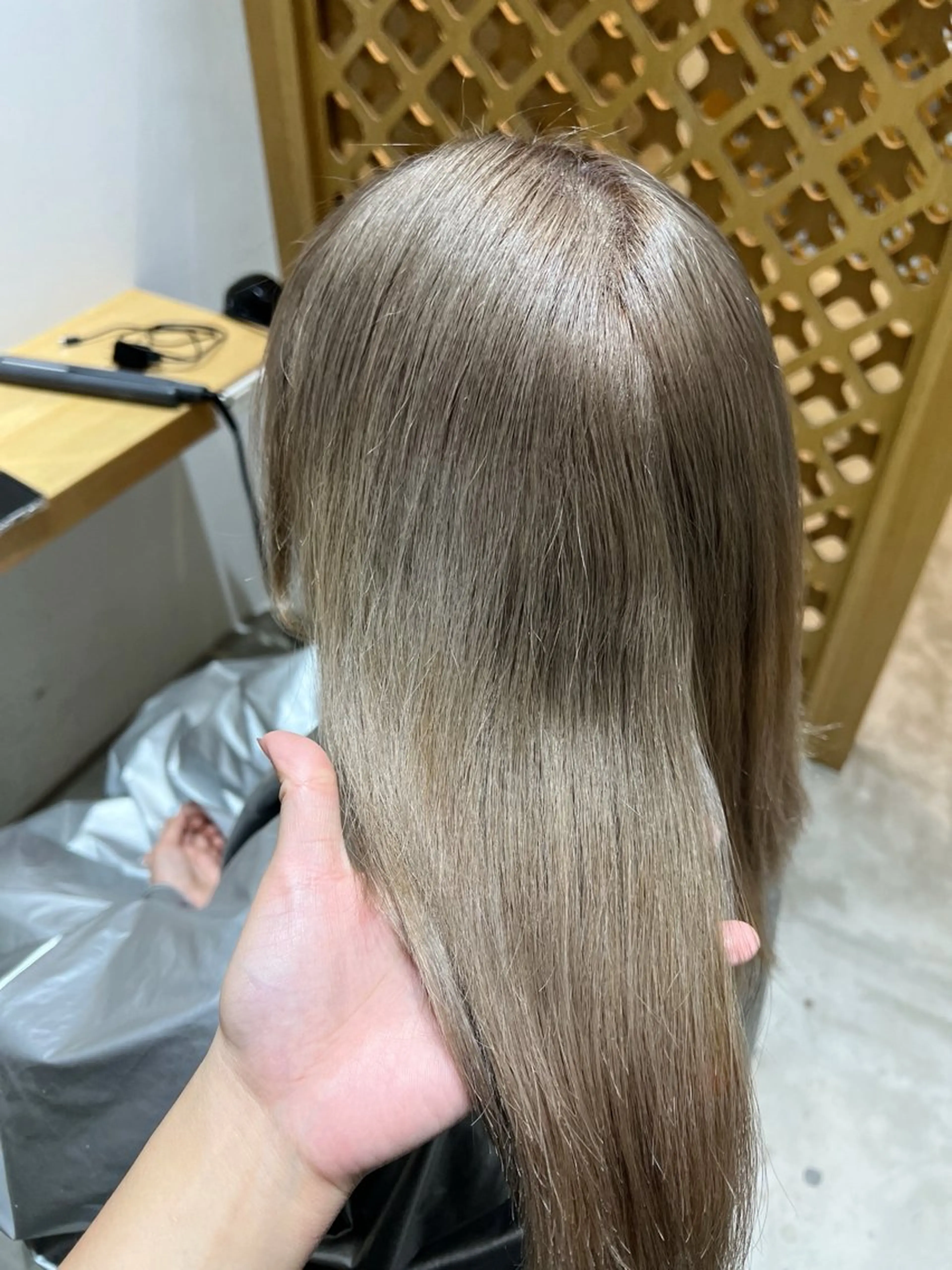 ミディアム カラー ヘアカラー トリートメント 色落ち可愛い艶ハイト ーン🧊AZUKIのヘアスタイル