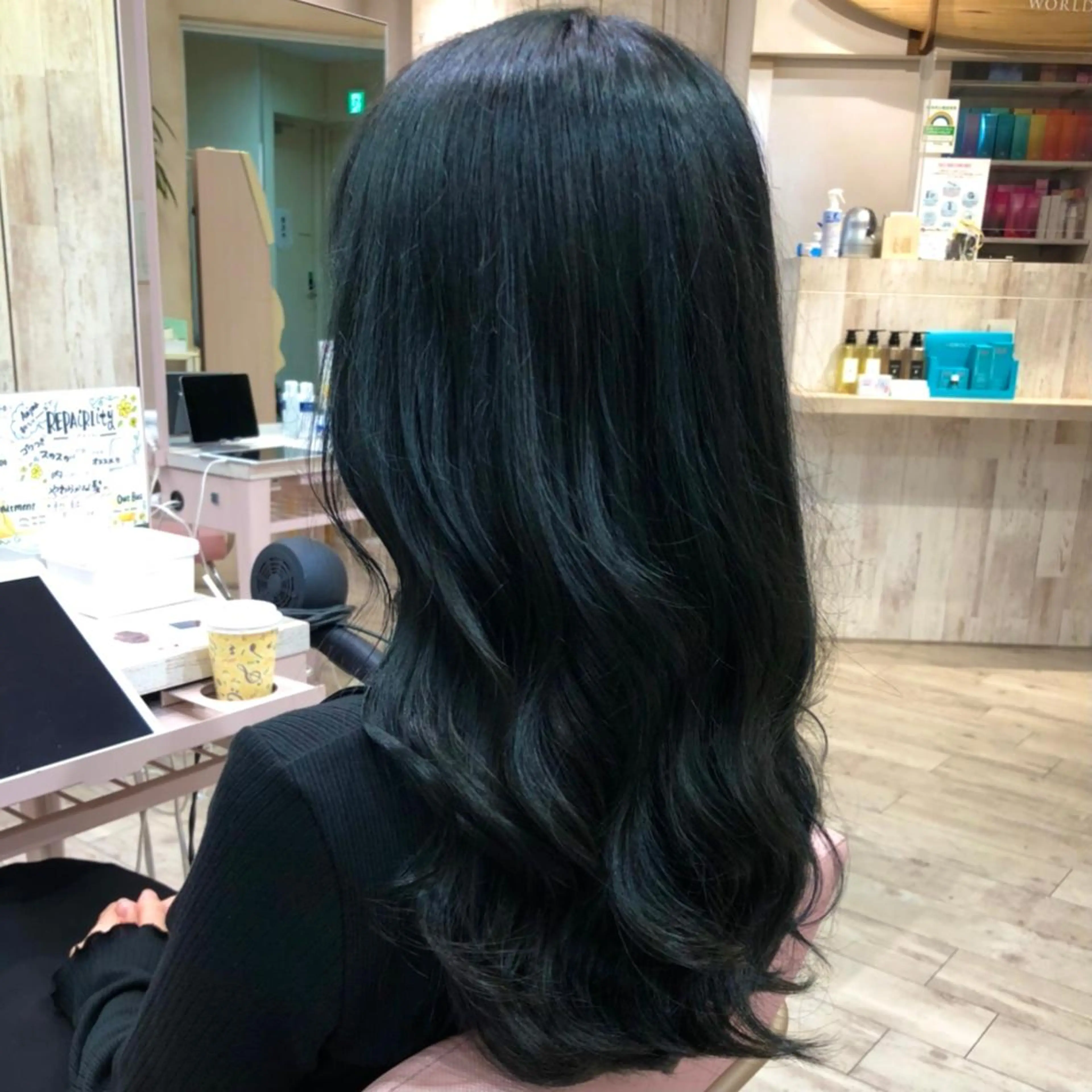 ロング カラー 黒髪 ブルーカラー ブルーブラック 韓国風ヘア モテ髪×トレンド💕 小顔レイヤー 金井のヘアスタイル