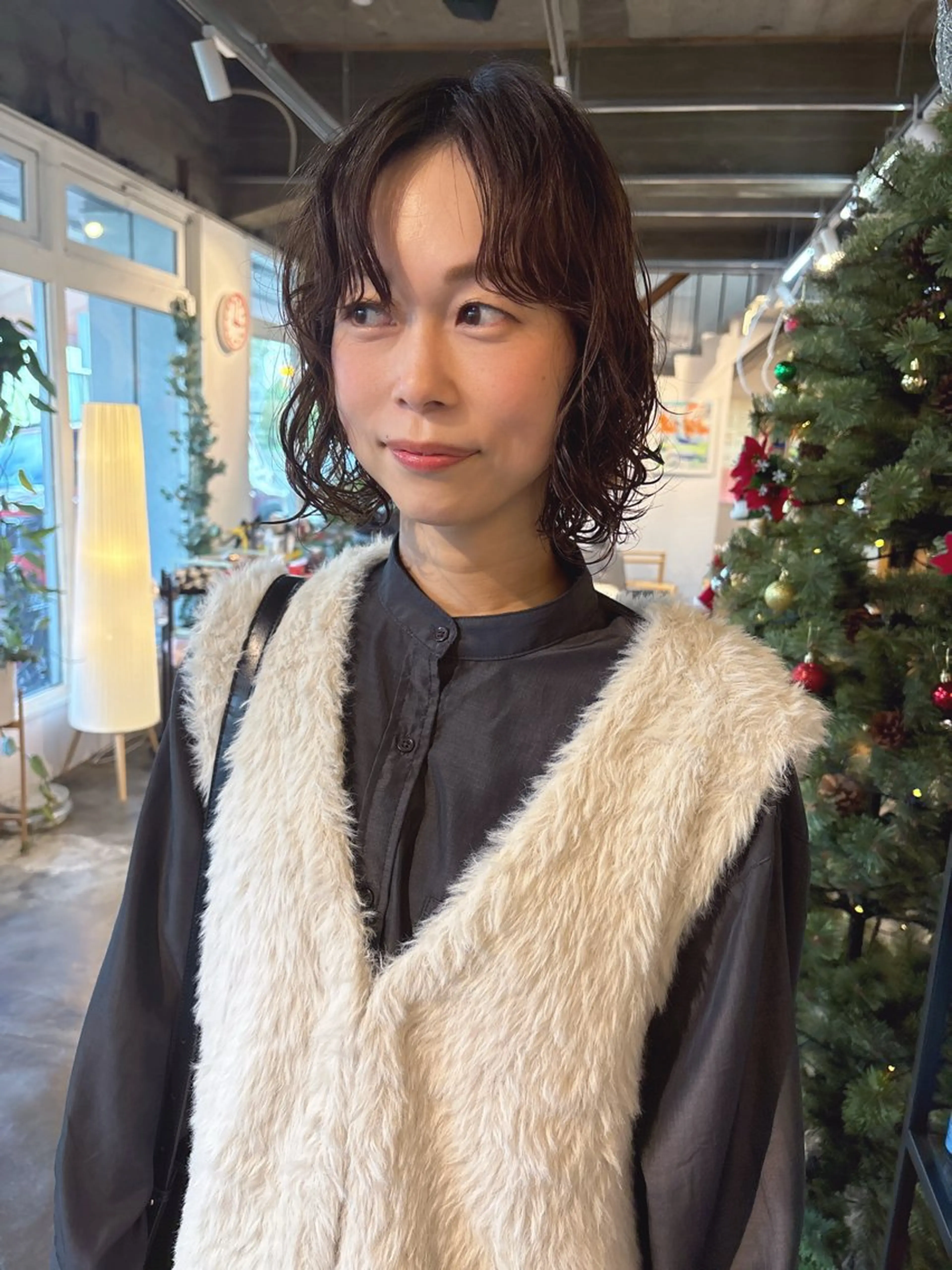 ミディアム ミディアムパーマ ボブ パーマ 透明感カラー 暖色shihoのヘアスタイル